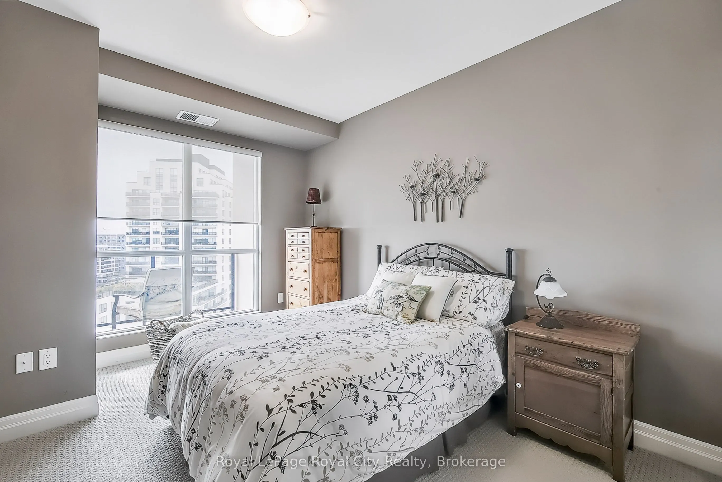 160 Macdonell Street, #1005