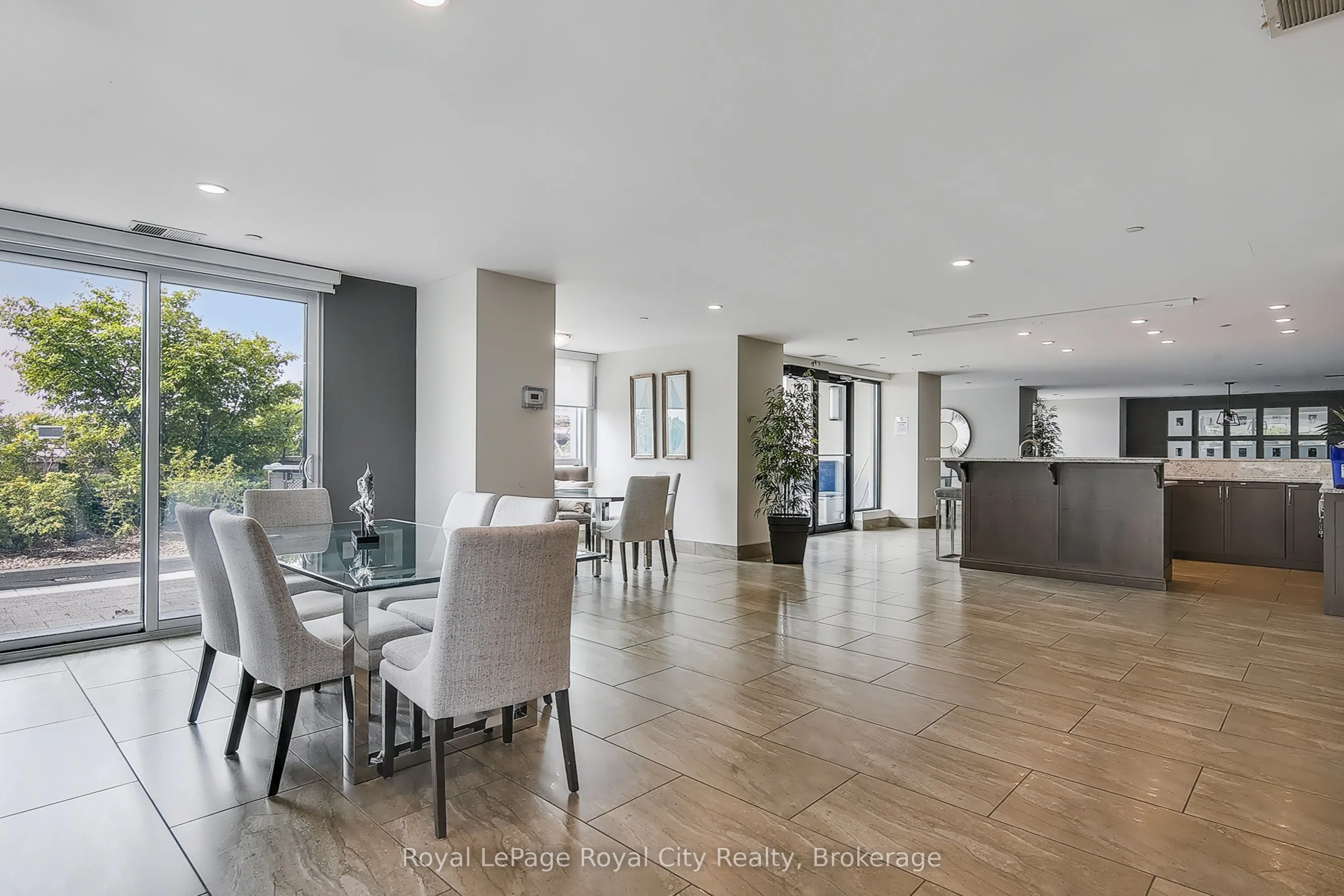 160 Macdonell Street, #1005