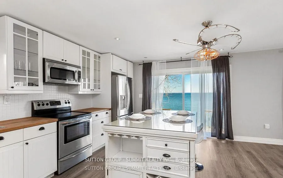18 1/2 Lakeshore Drive