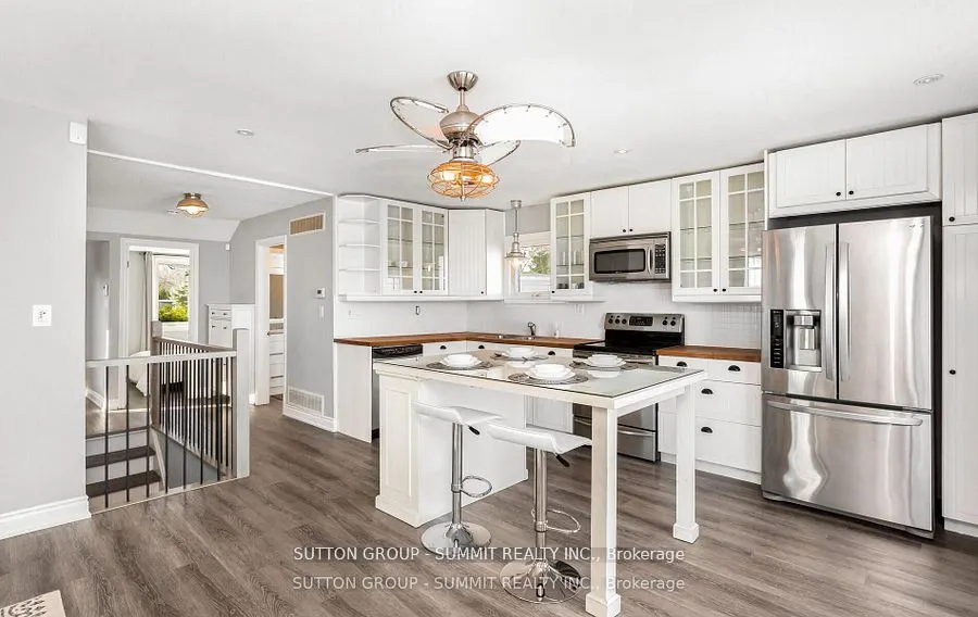 18 1/2 Lakeshore Drive