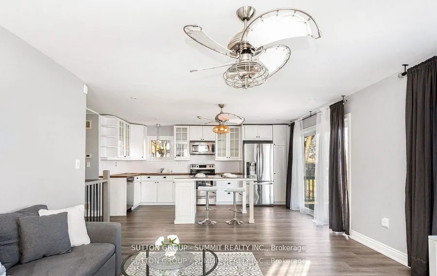 18 1/2 Lakeshore Drive
