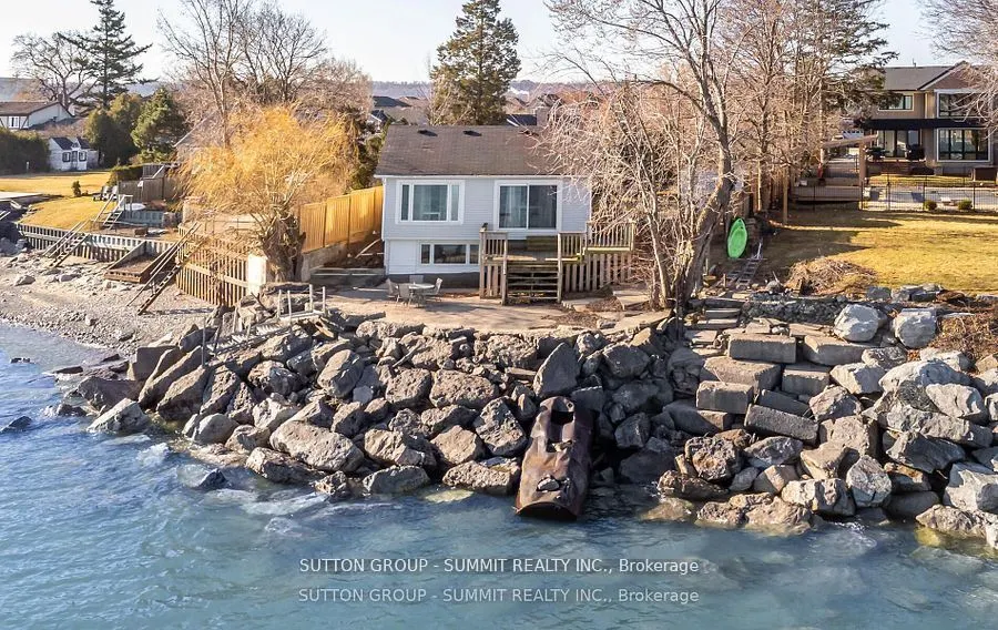 18 1/2 Lakeshore Drive