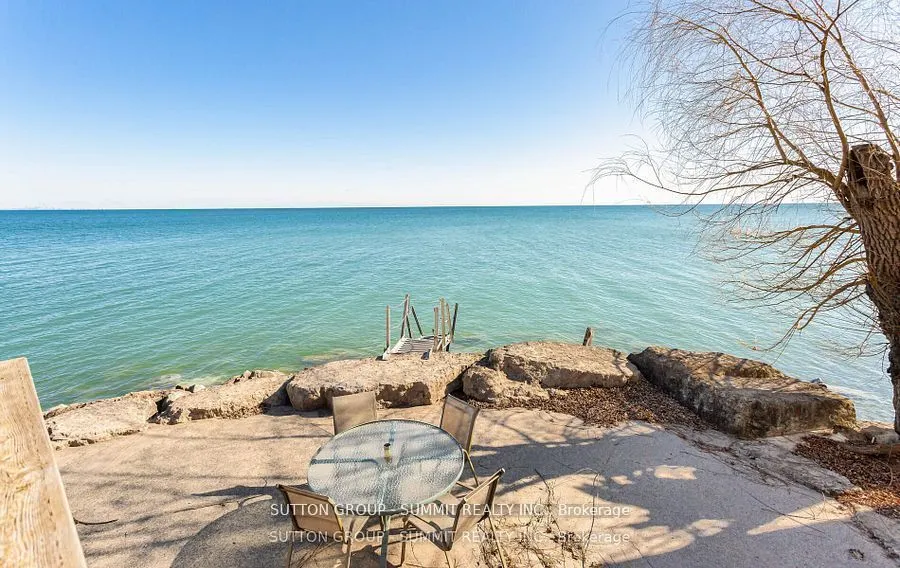 18 1/2 Lakeshore Drive