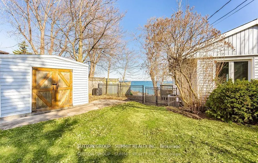18 1/2 Lakeshore Drive