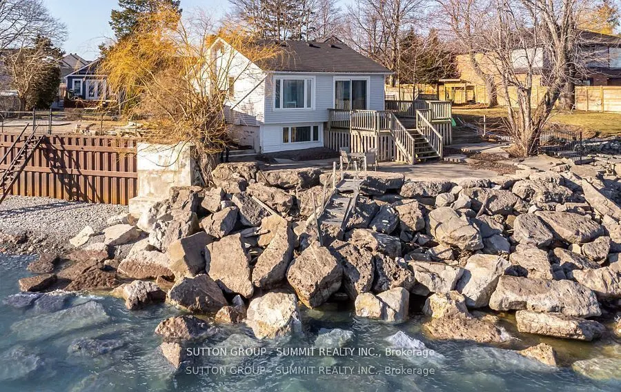 18 1/2 Lakeshore Drive