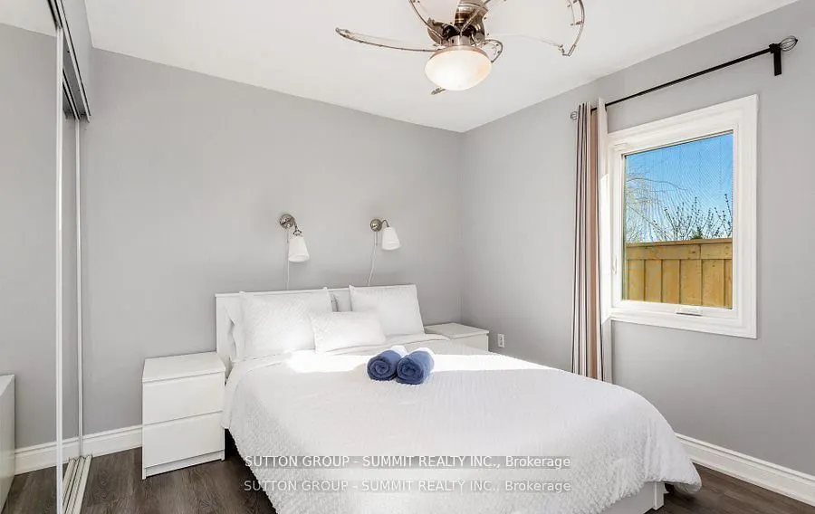 18 1/2 Lakeshore Drive