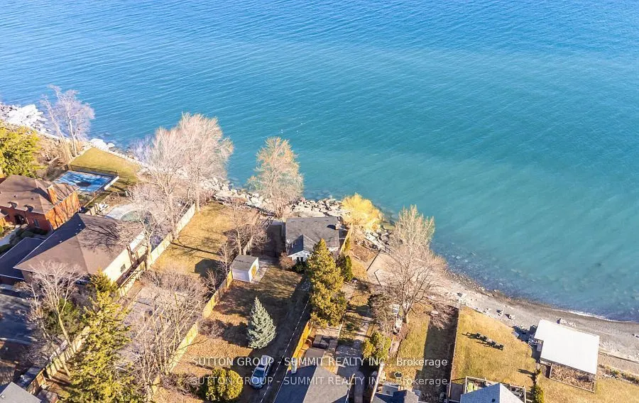 18 1/2 Lakeshore Drive