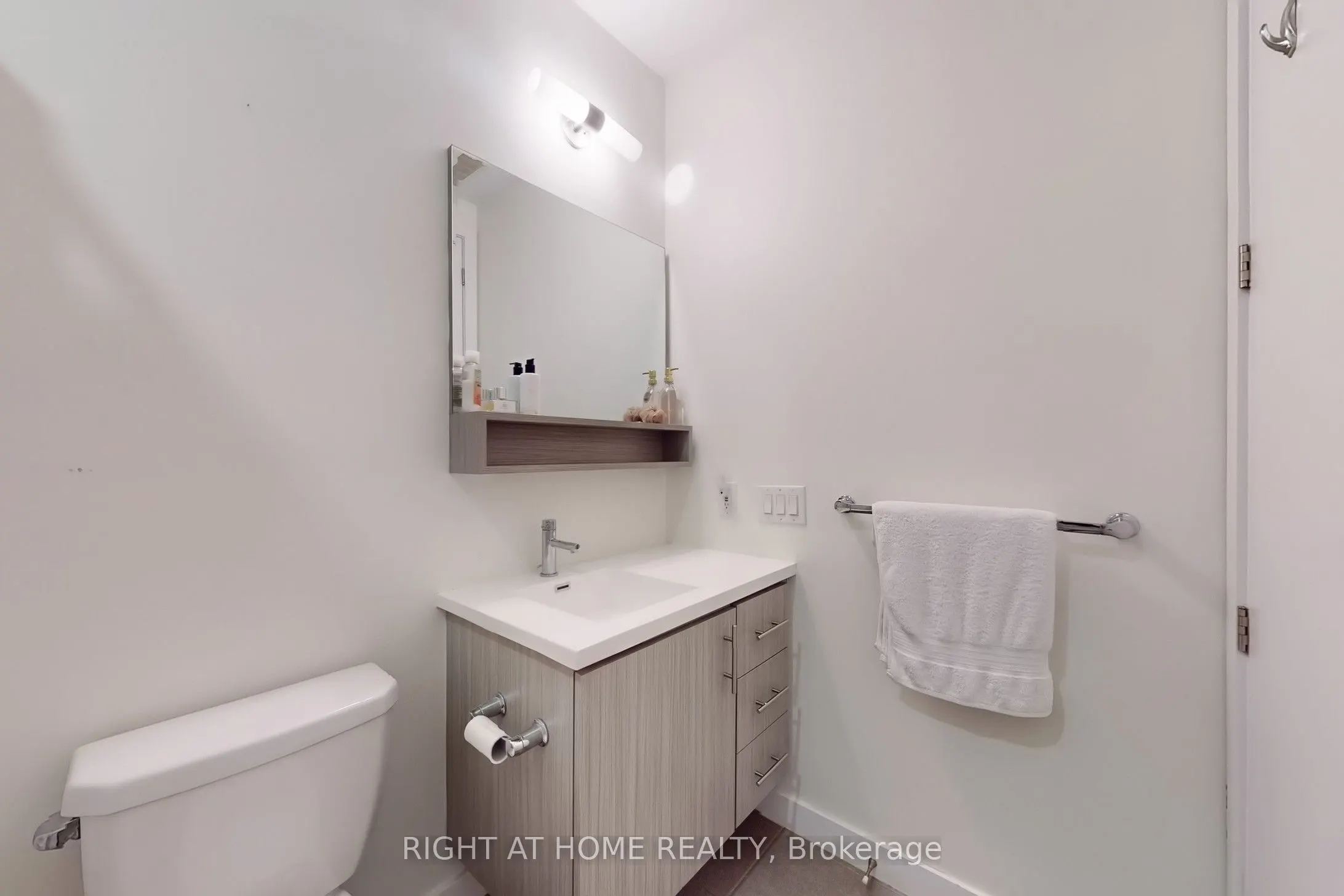10 Esplanade Lane, #616