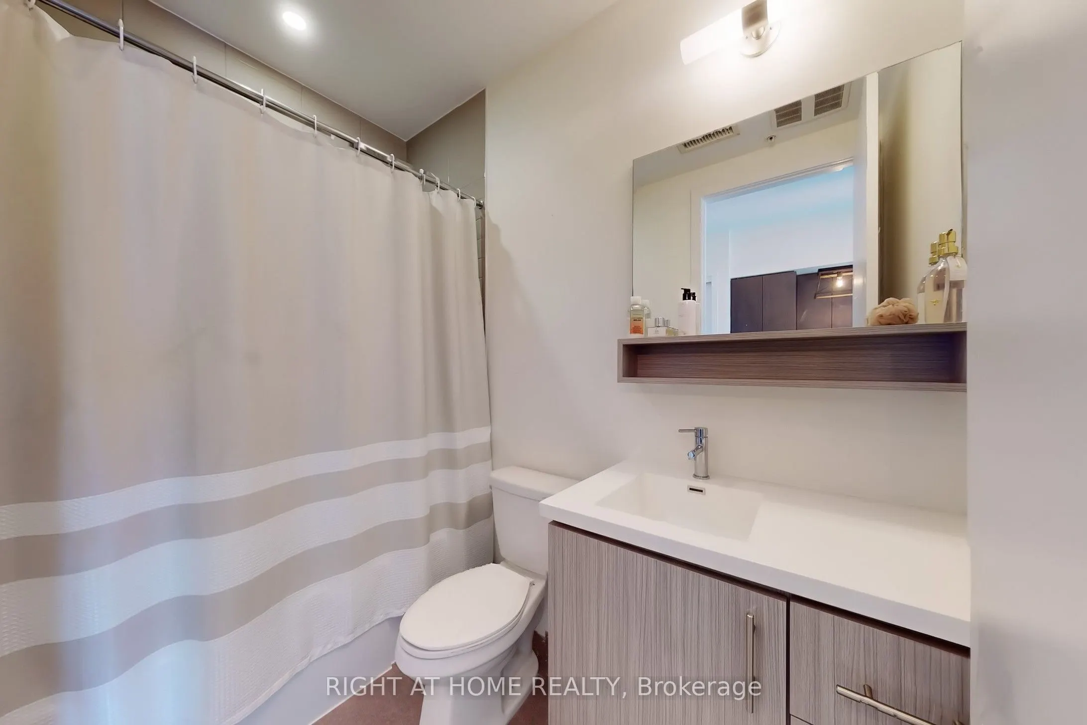 10 Esplanade Lane, #616