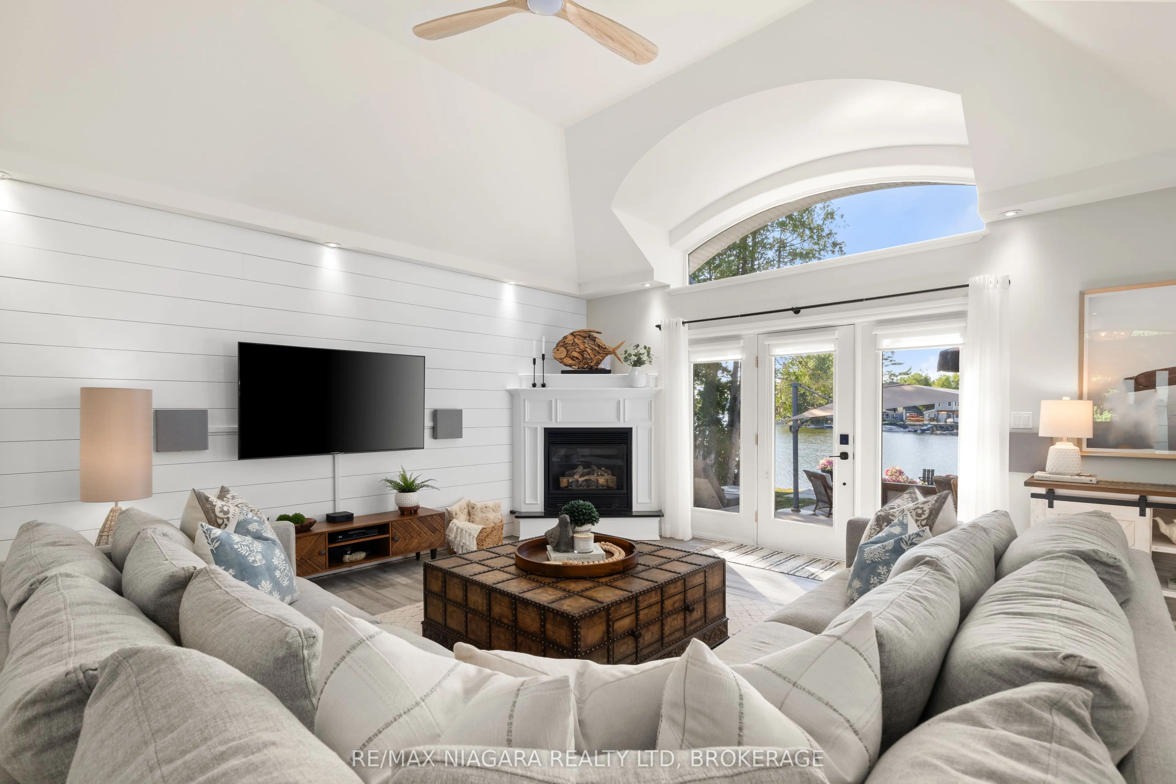 82 C CENTENNIAL Lane