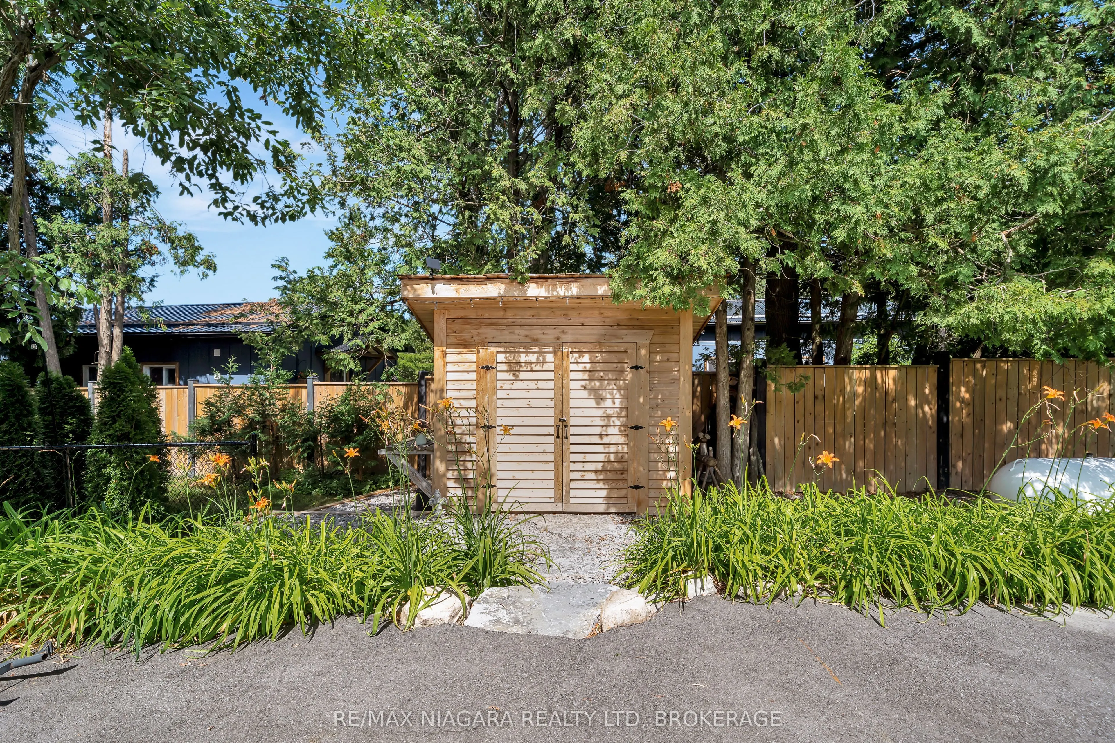 82 C CENTENNIAL Lane