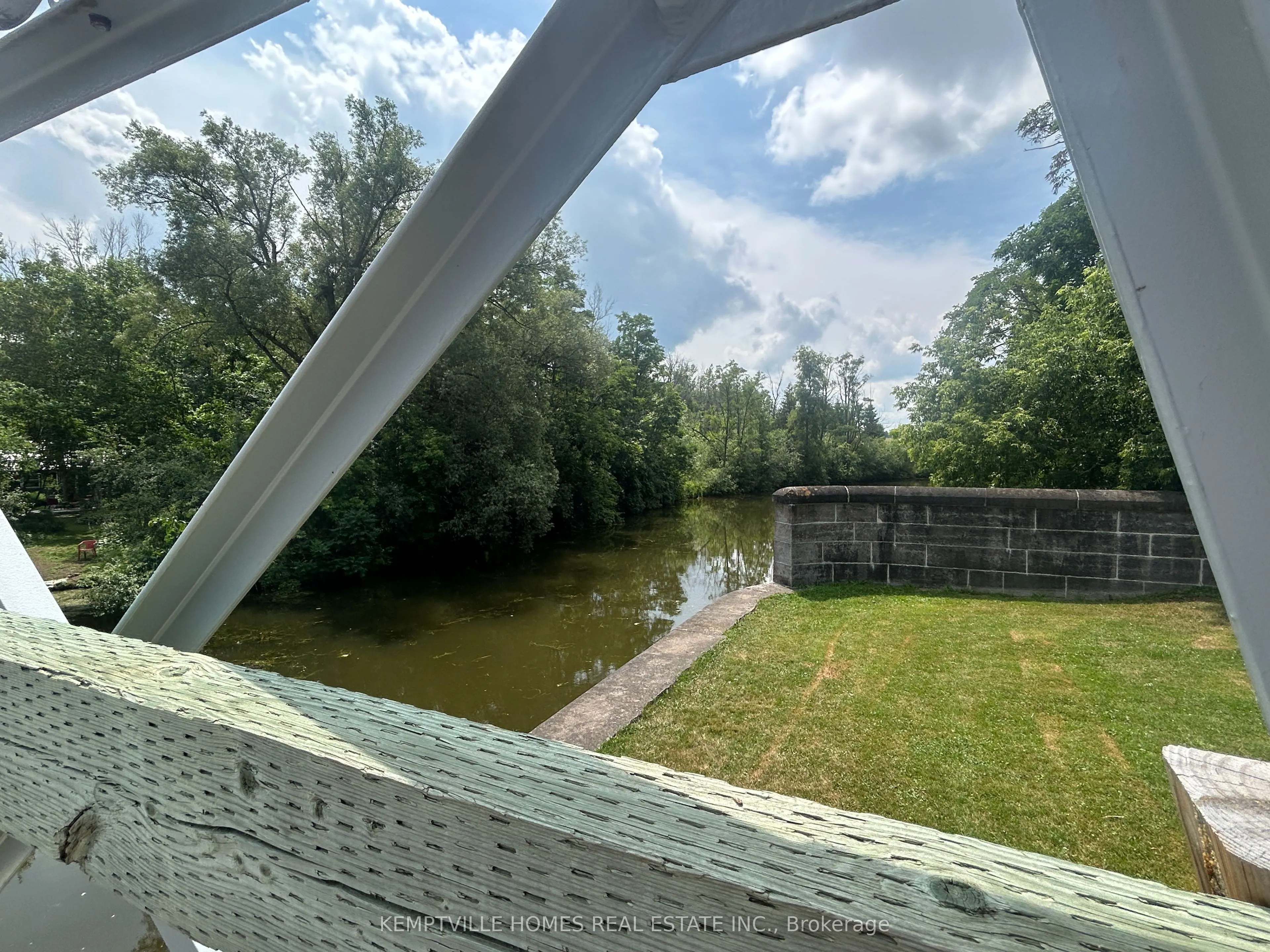 472 River Road