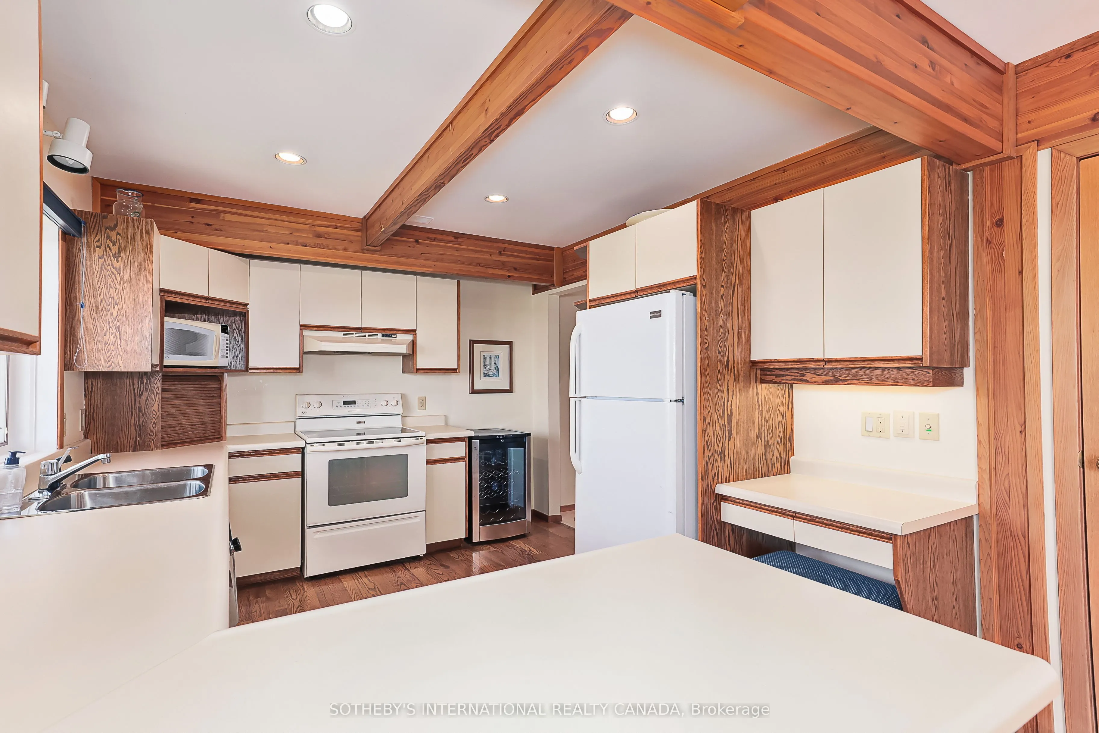 121 Fieldcrest Court