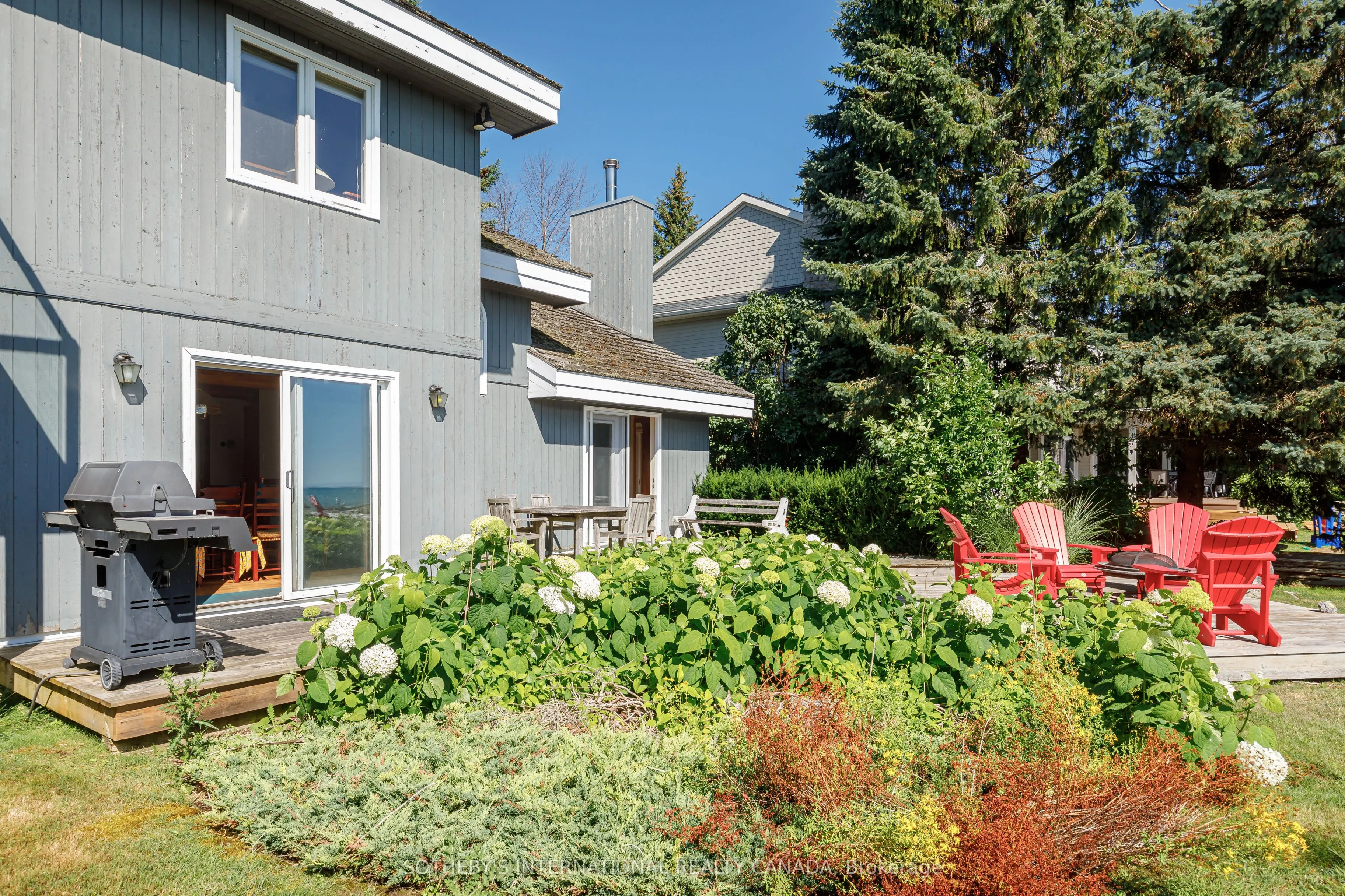 121 Fieldcrest Court