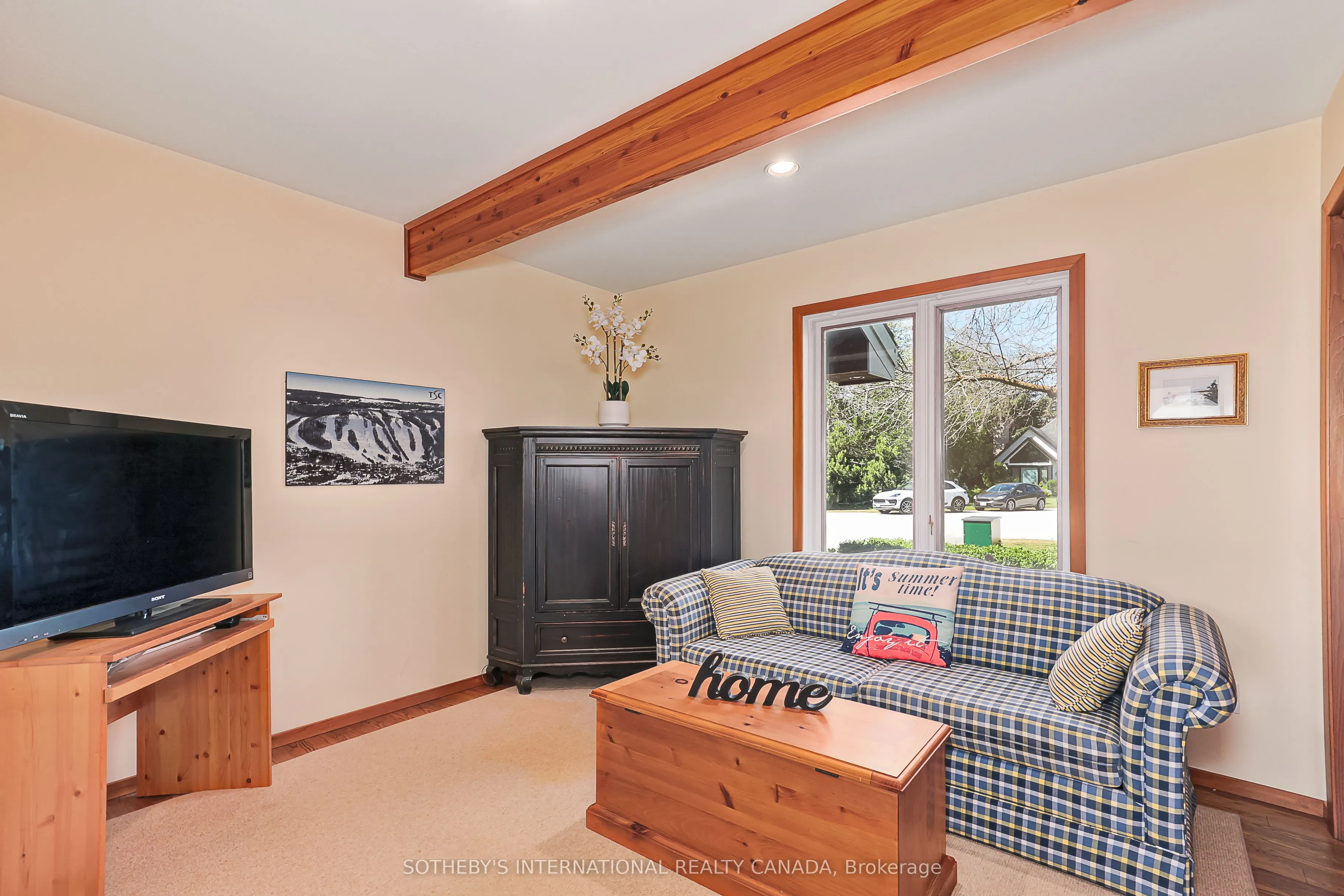 121 Fieldcrest Court