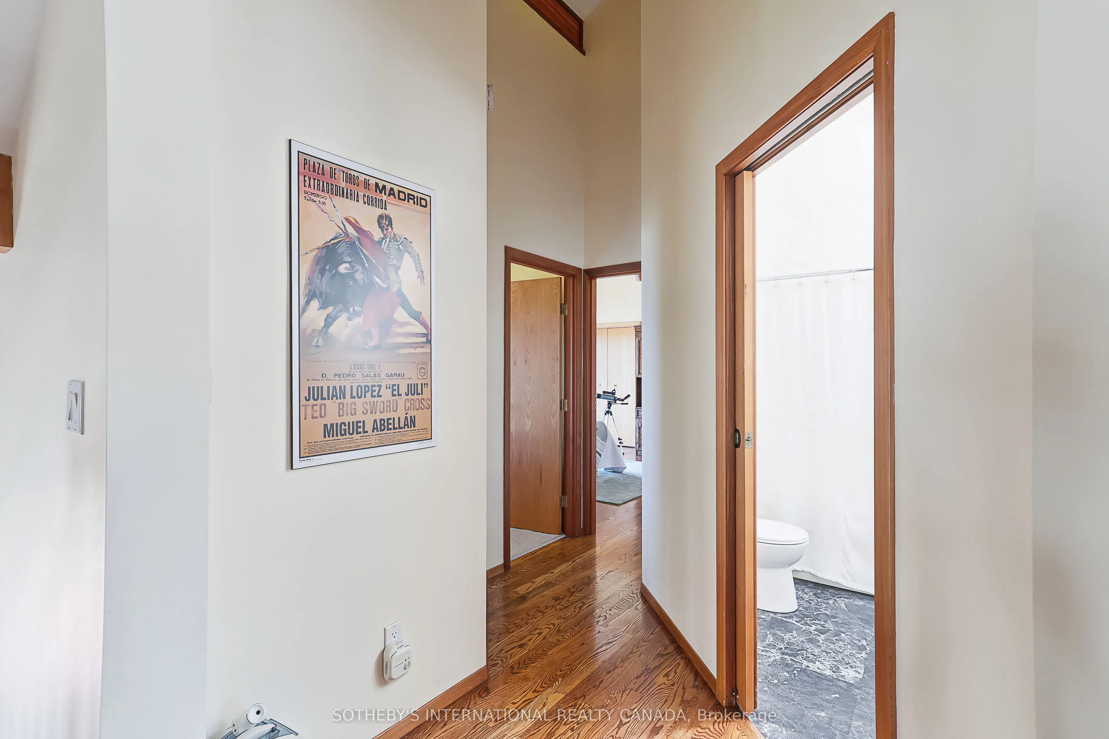 121 Fieldcrest Court