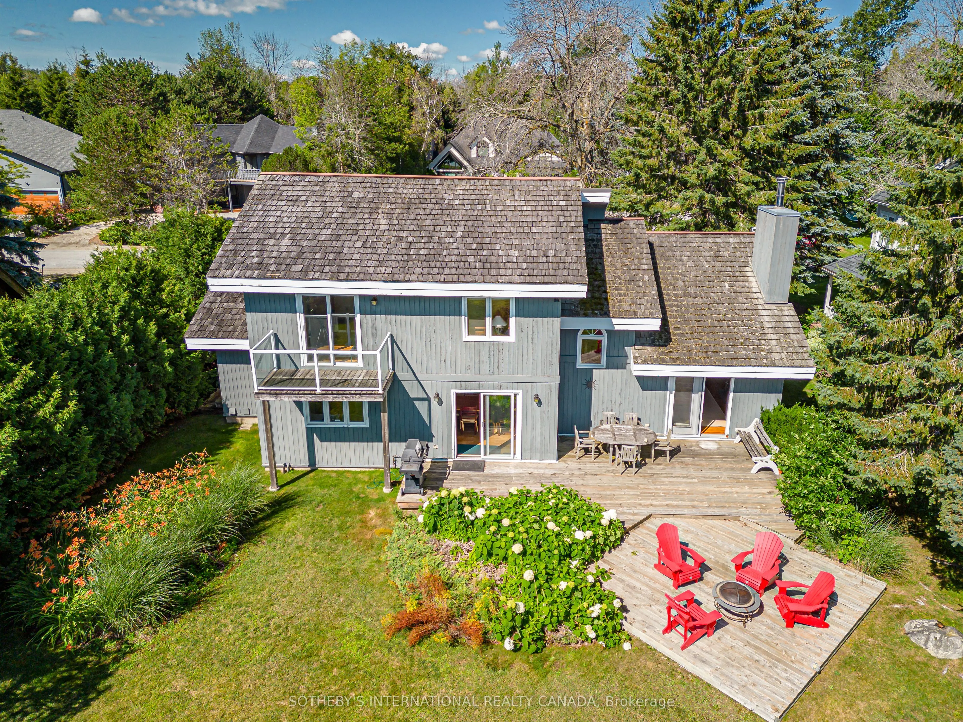 121 Fieldcrest Court