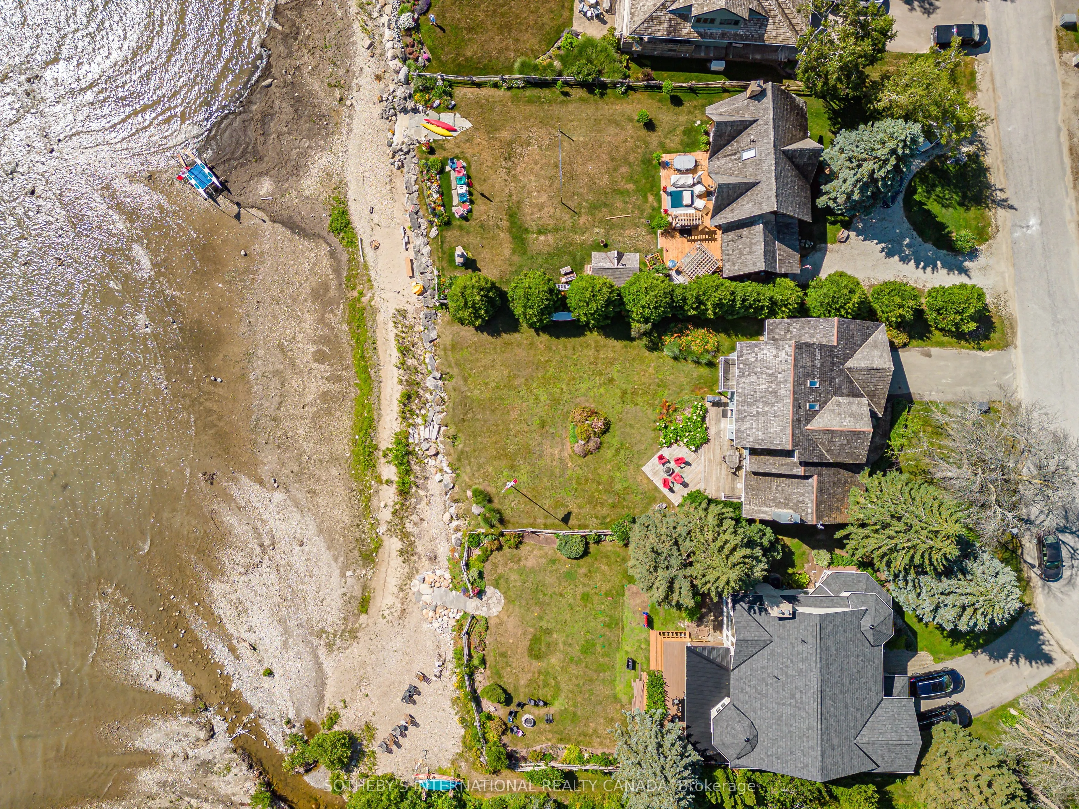 121 Fieldcrest Court