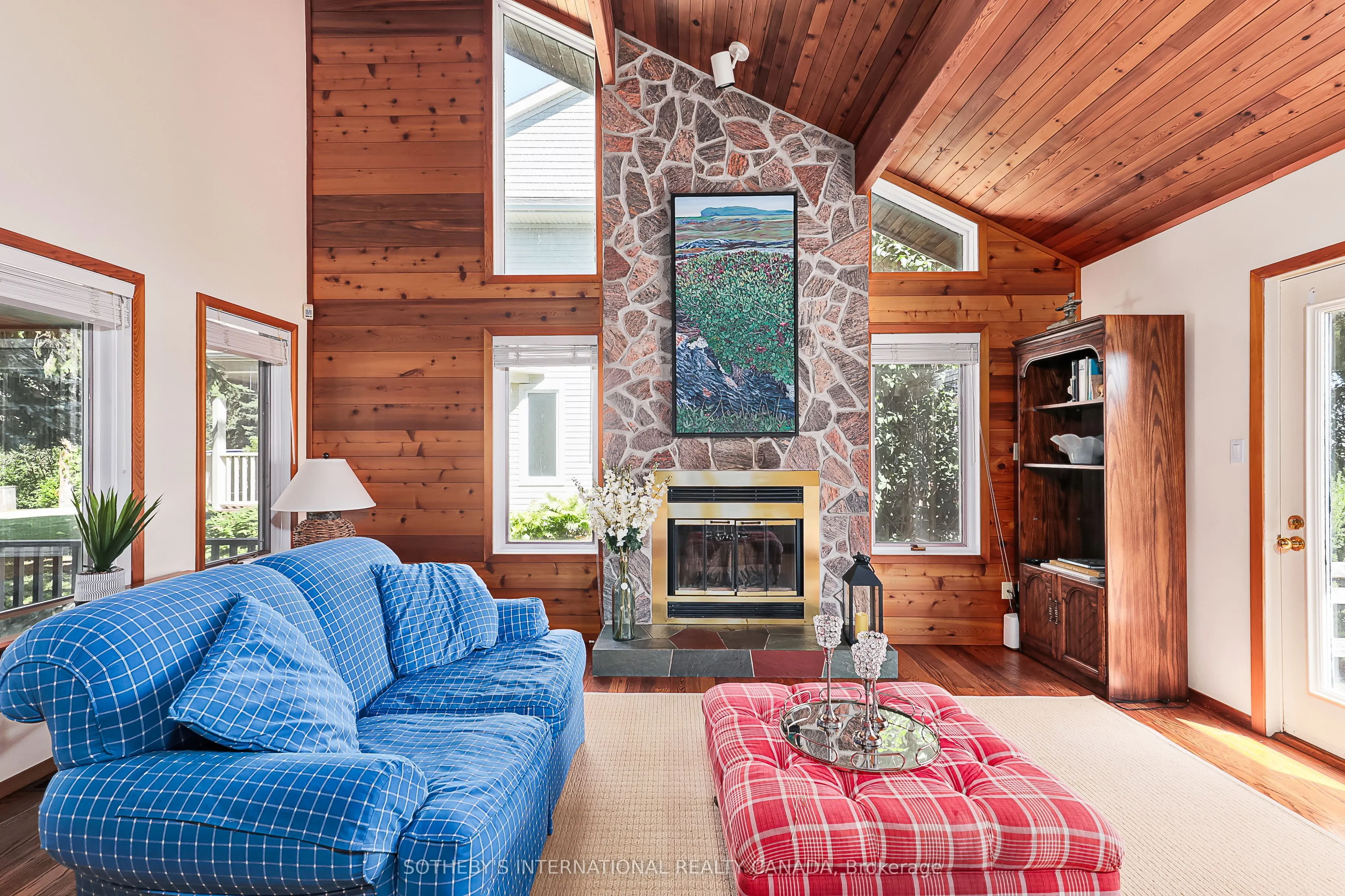 121 Fieldcrest Court