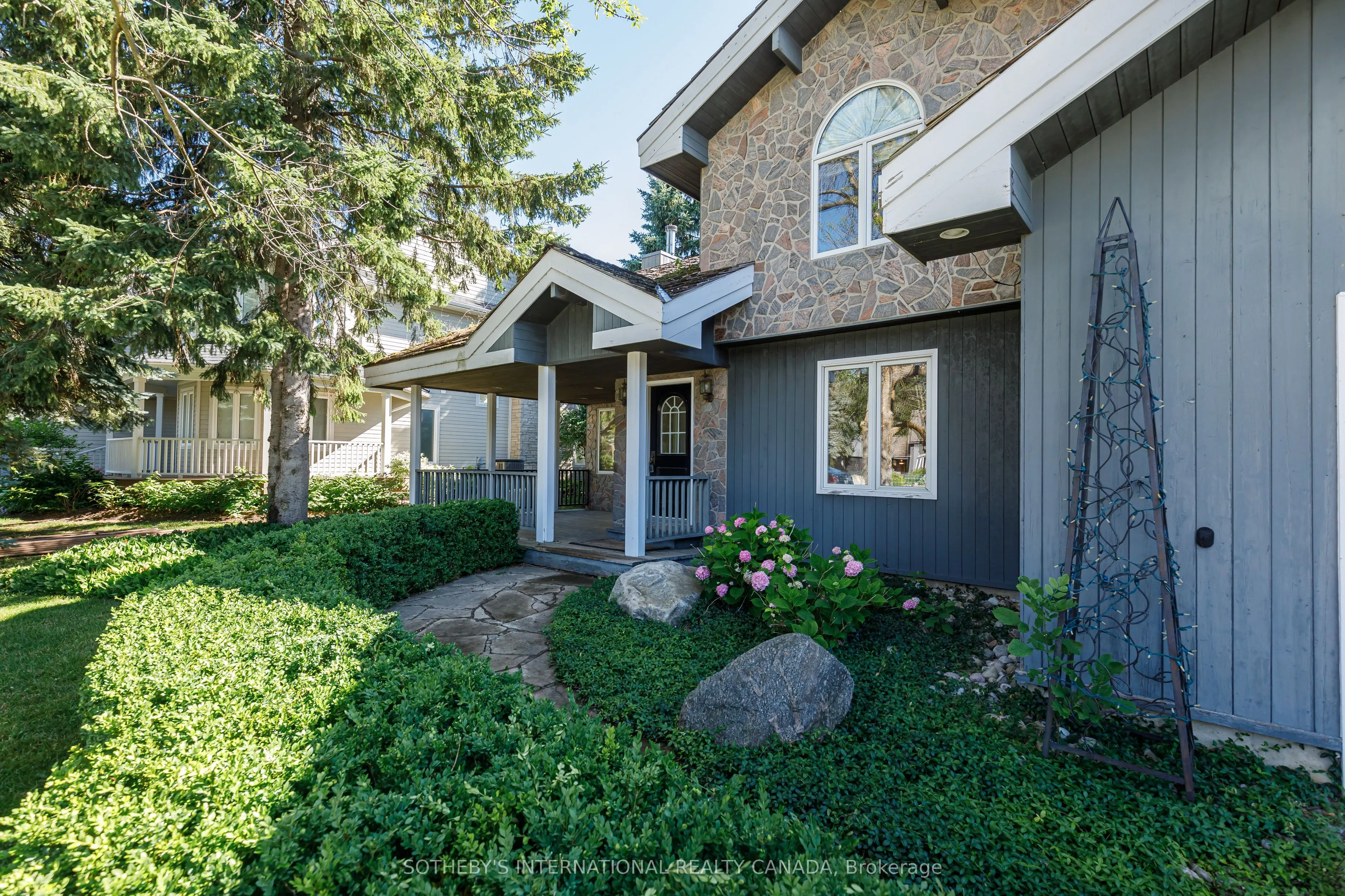 121 Fieldcrest Court