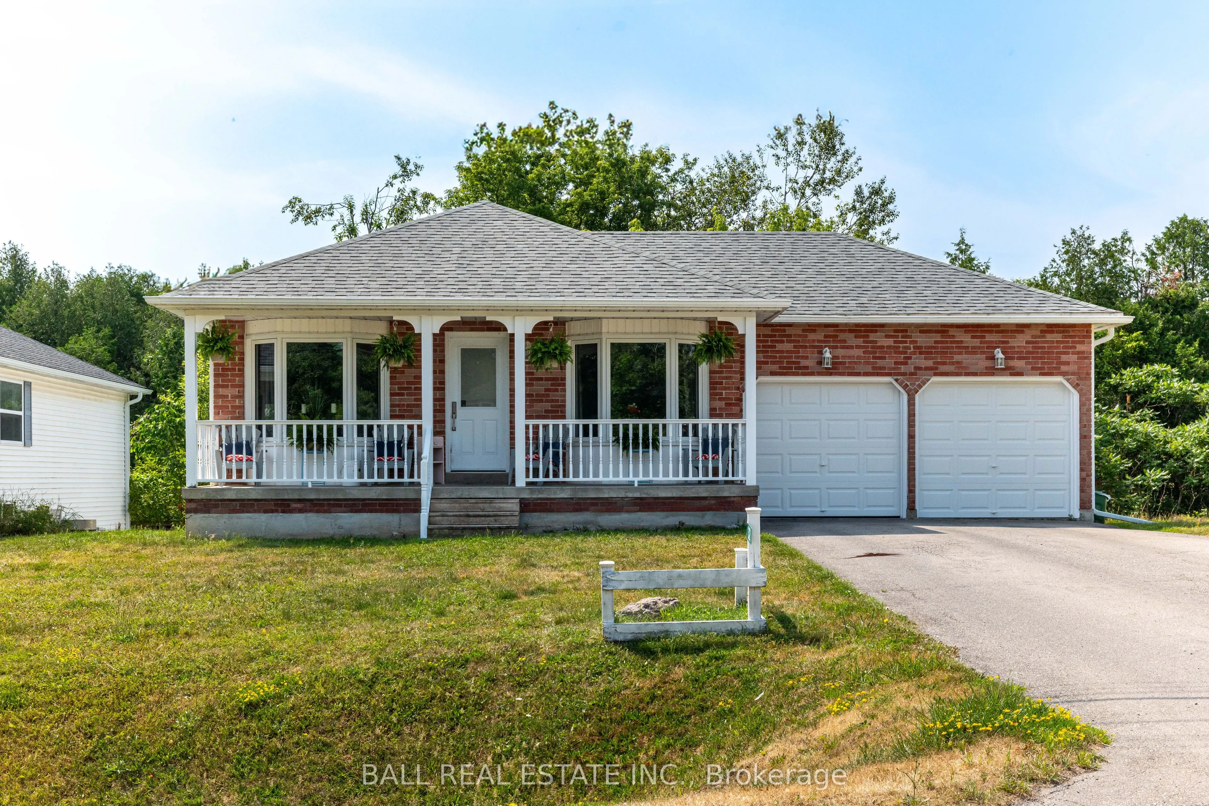32 Champlain Boulevard