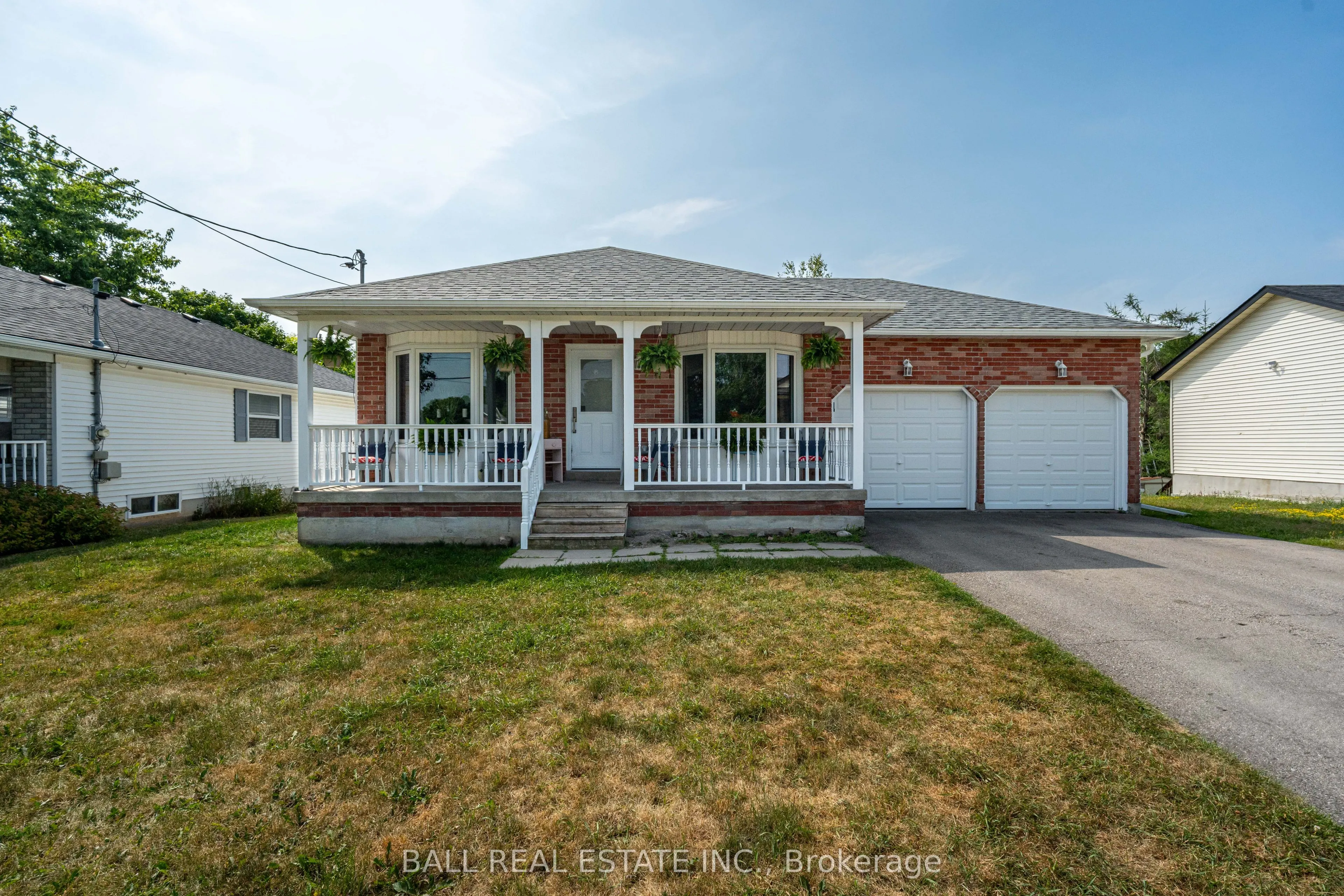 32 Champlain Boulevard