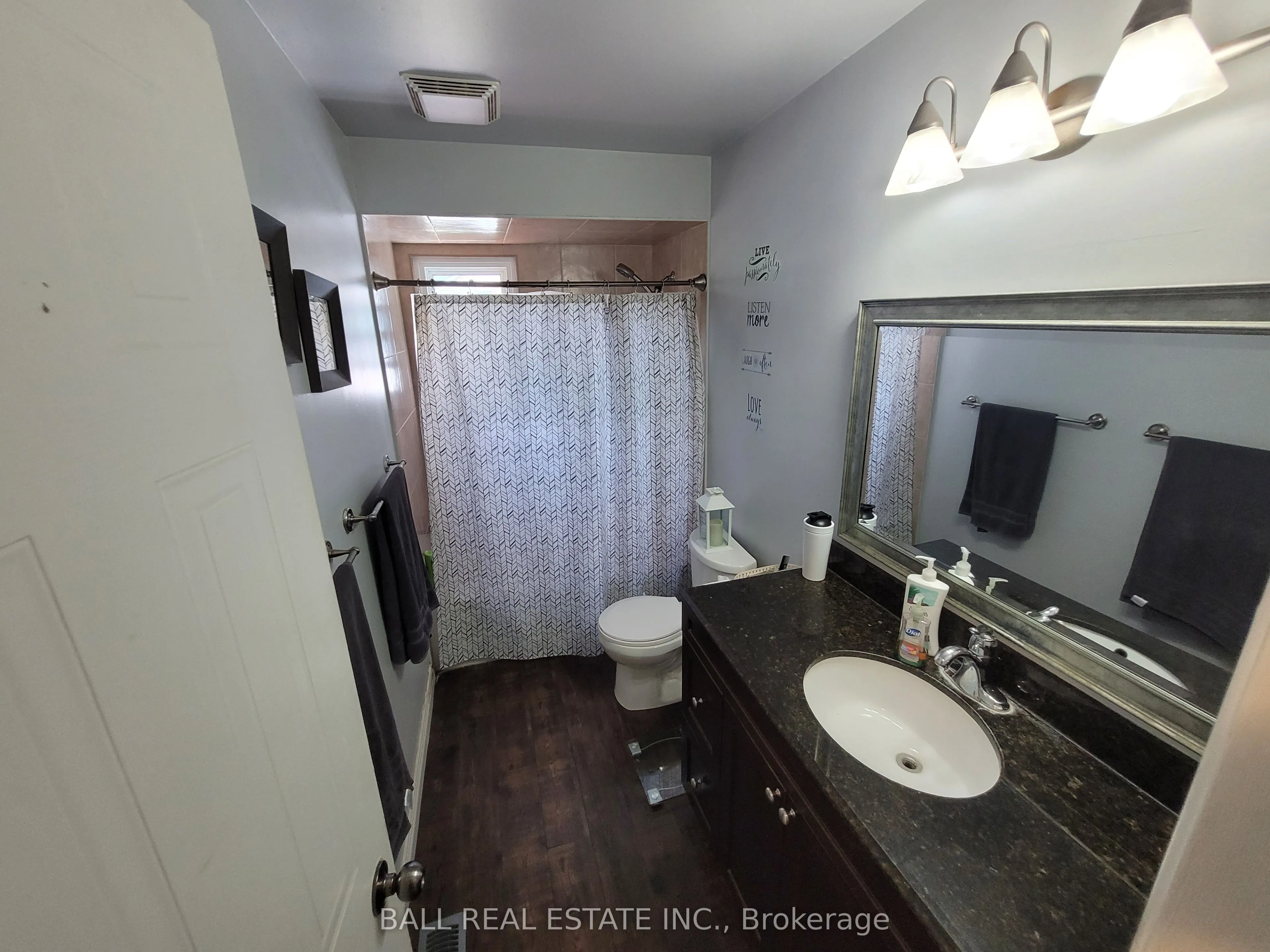 32 Champlain Boulevard