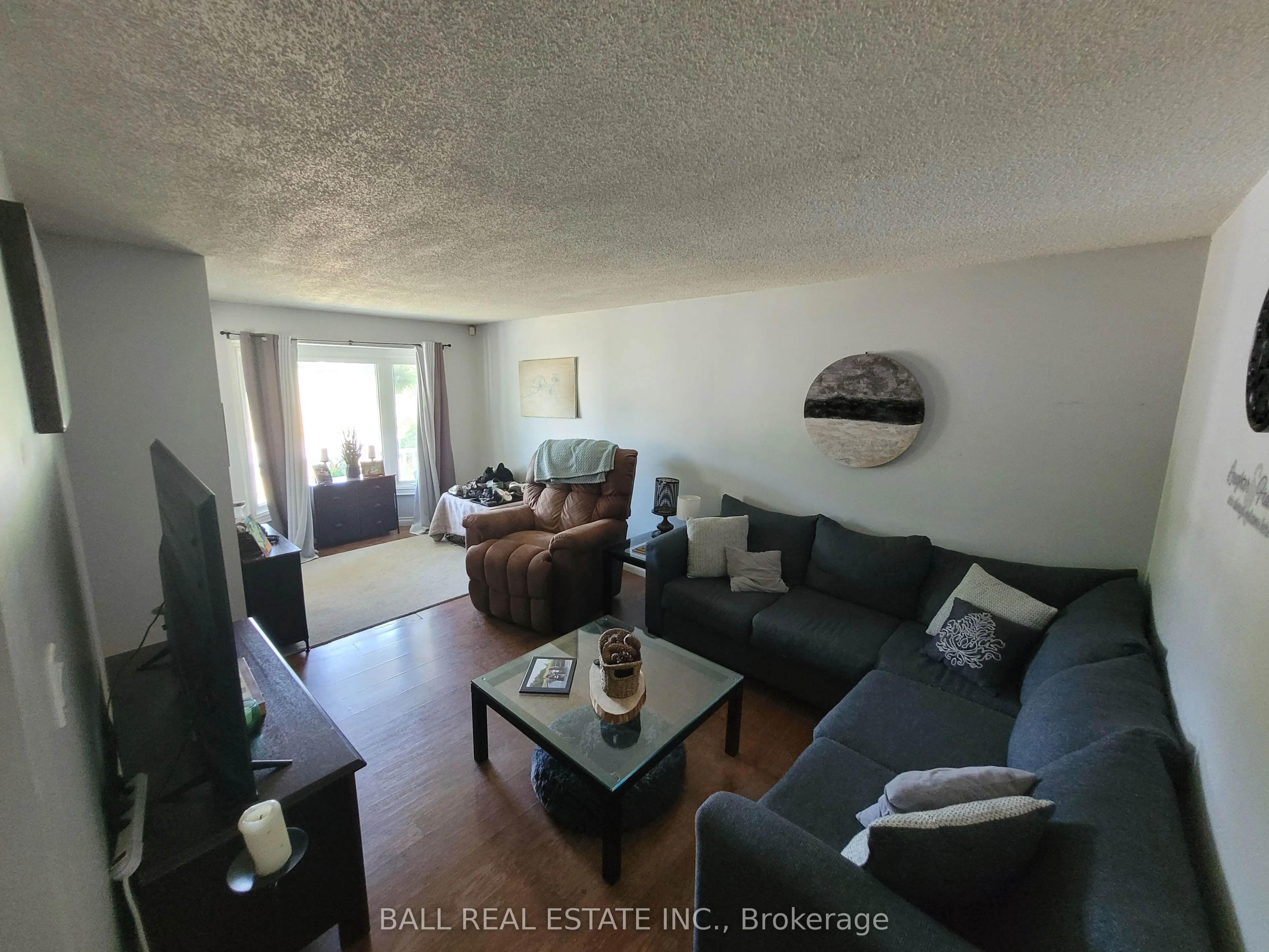 32 Champlain Boulevard