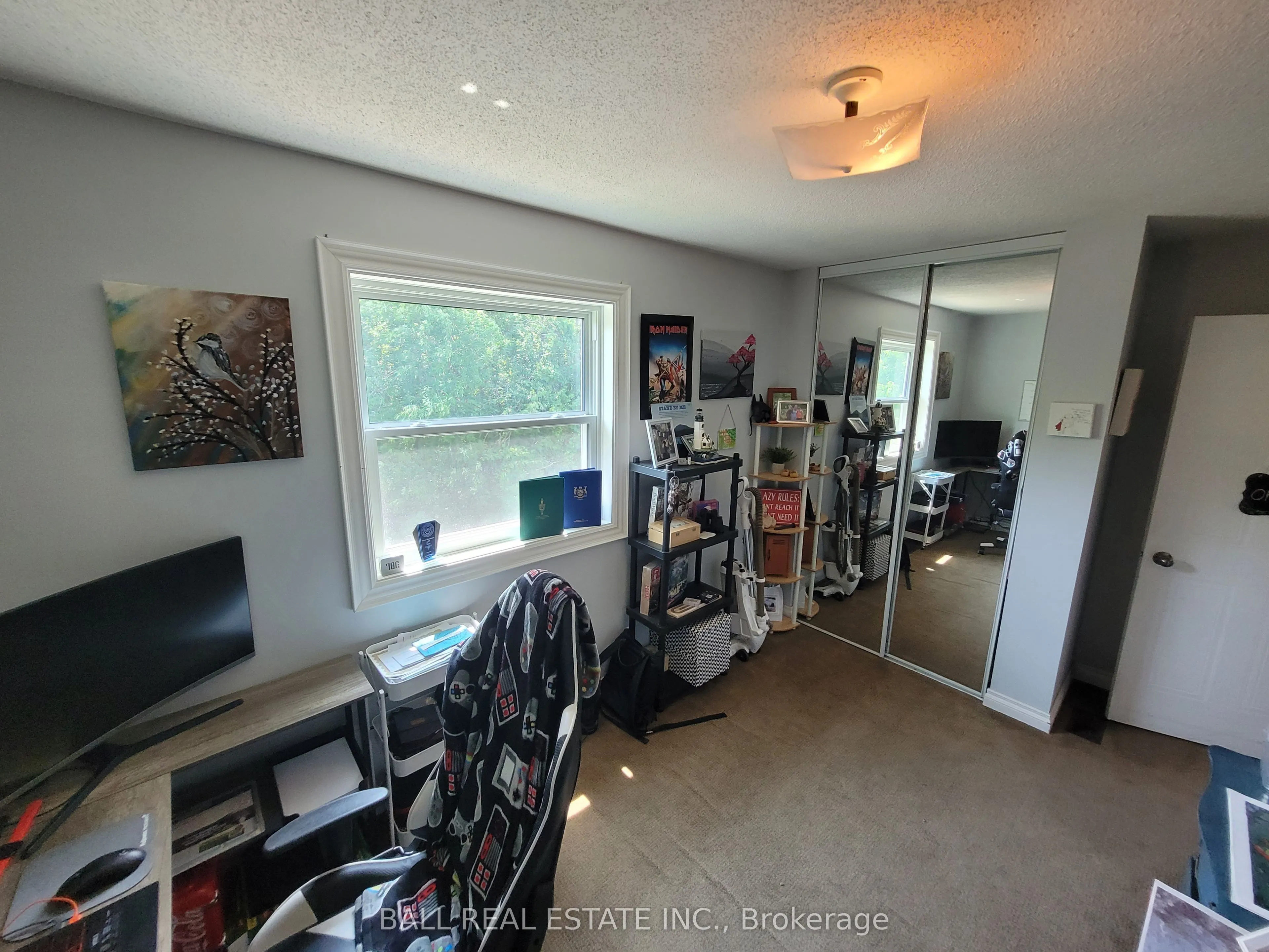 32 Champlain Boulevard