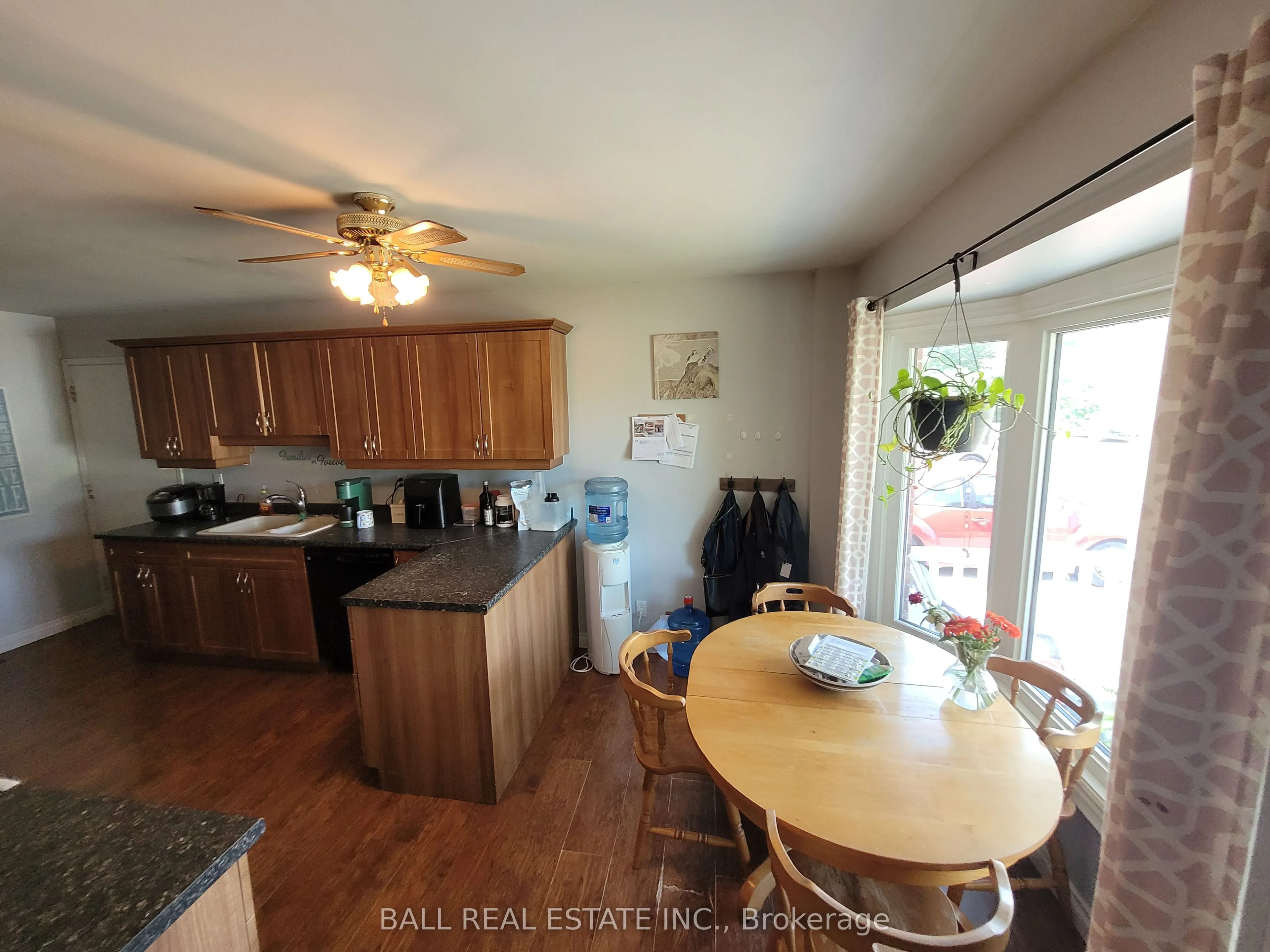 32 Champlain Boulevard