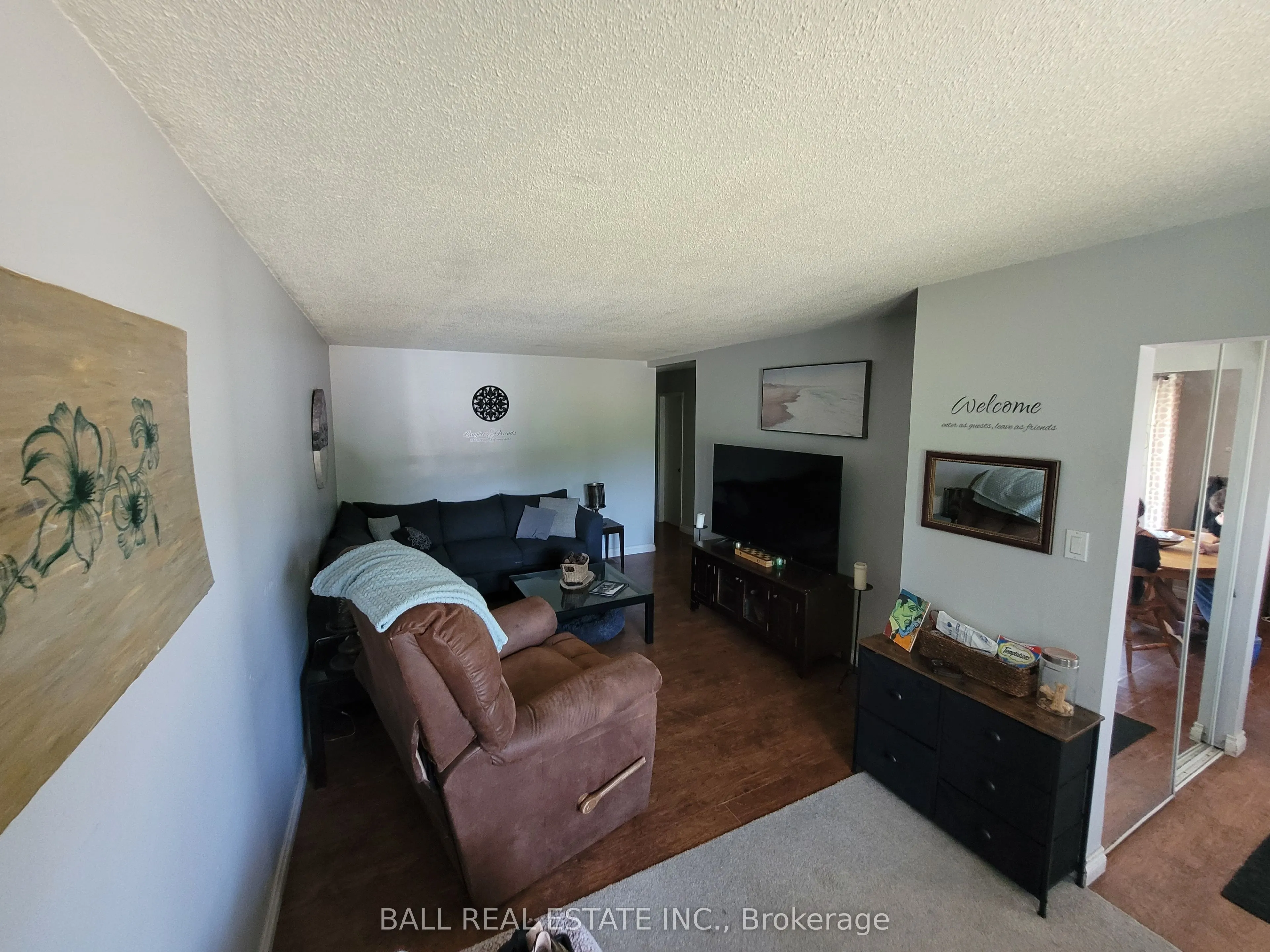 32 Champlain Boulevard
