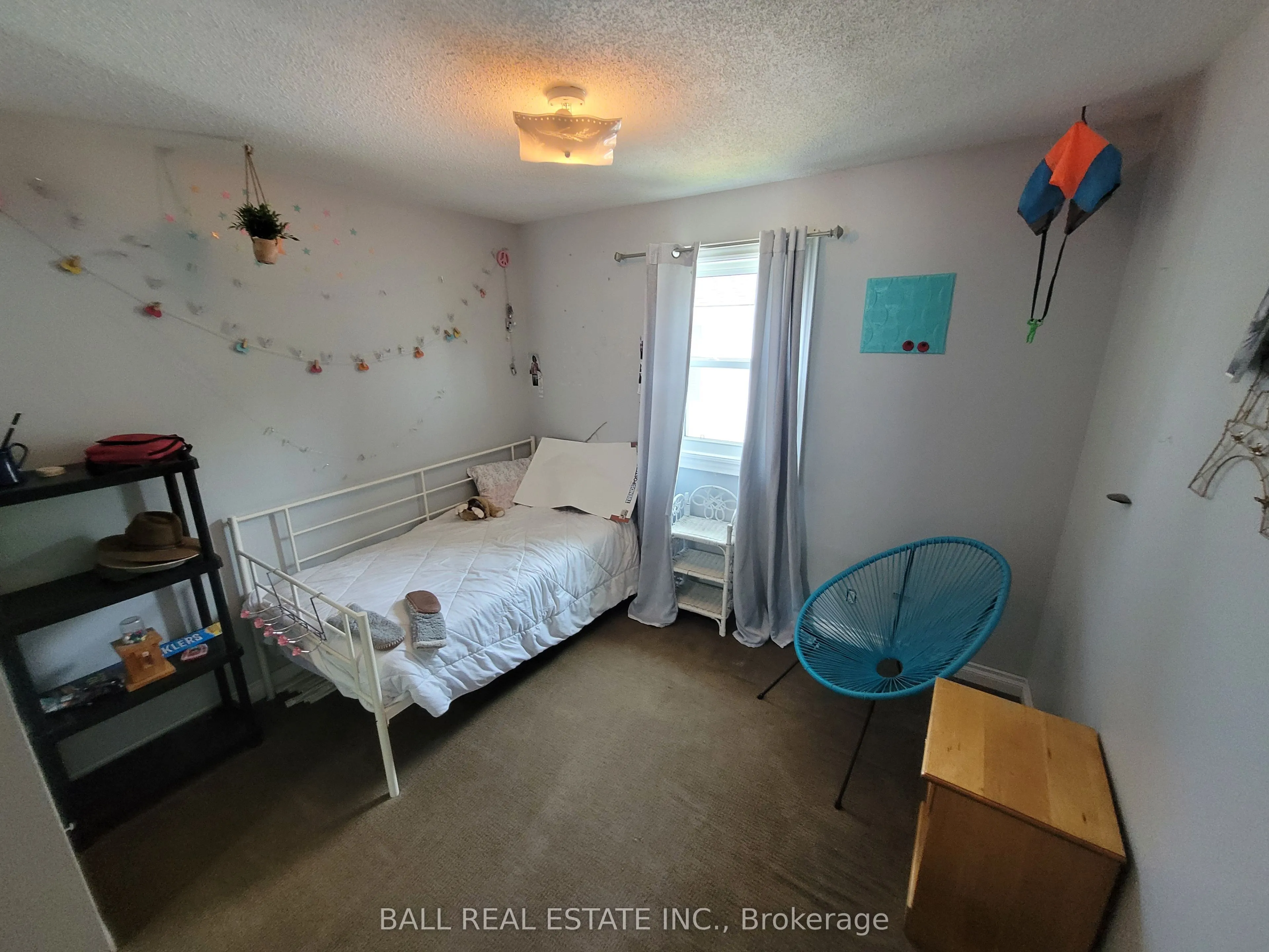 32 Champlain Boulevard