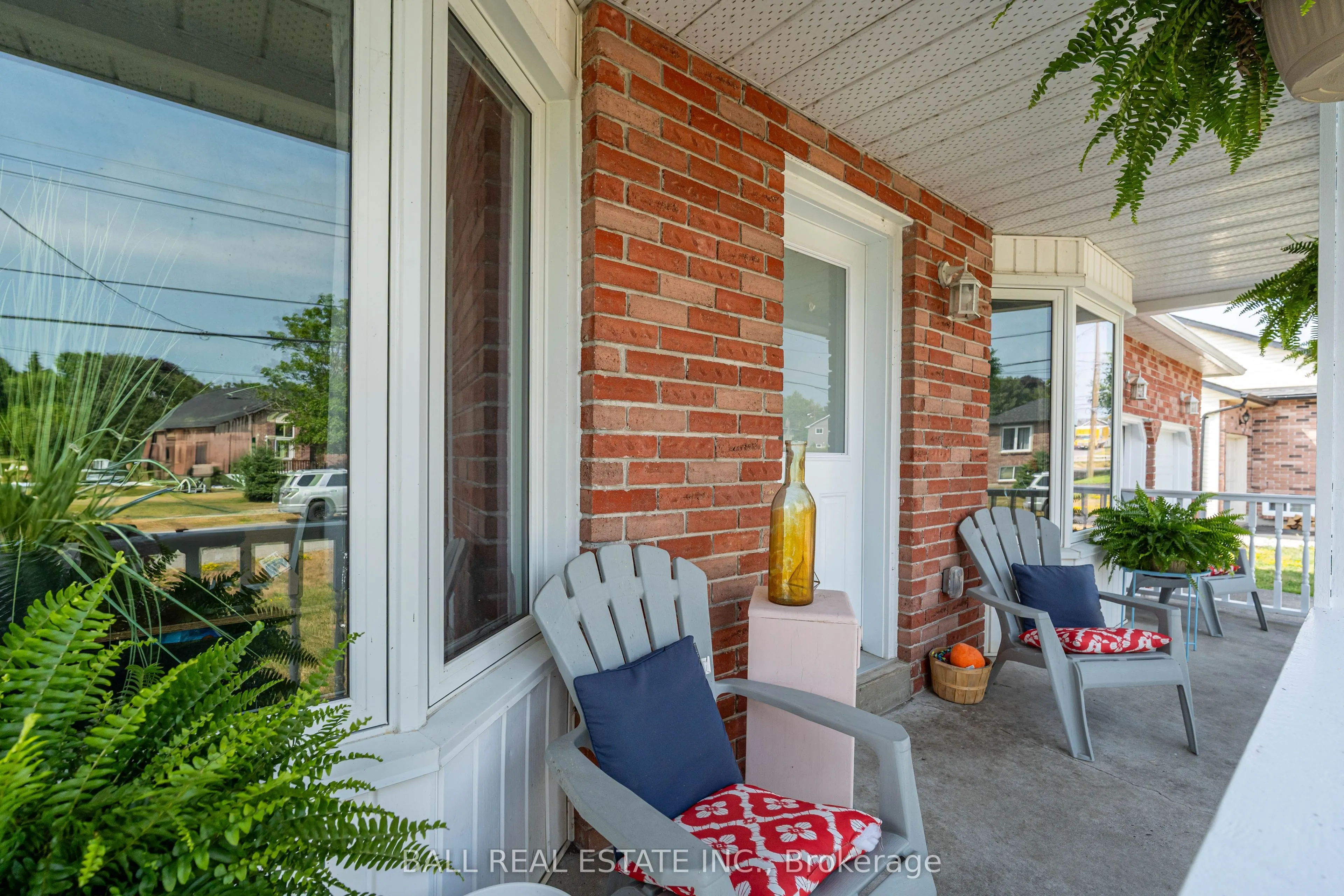 32 Champlain Boulevard