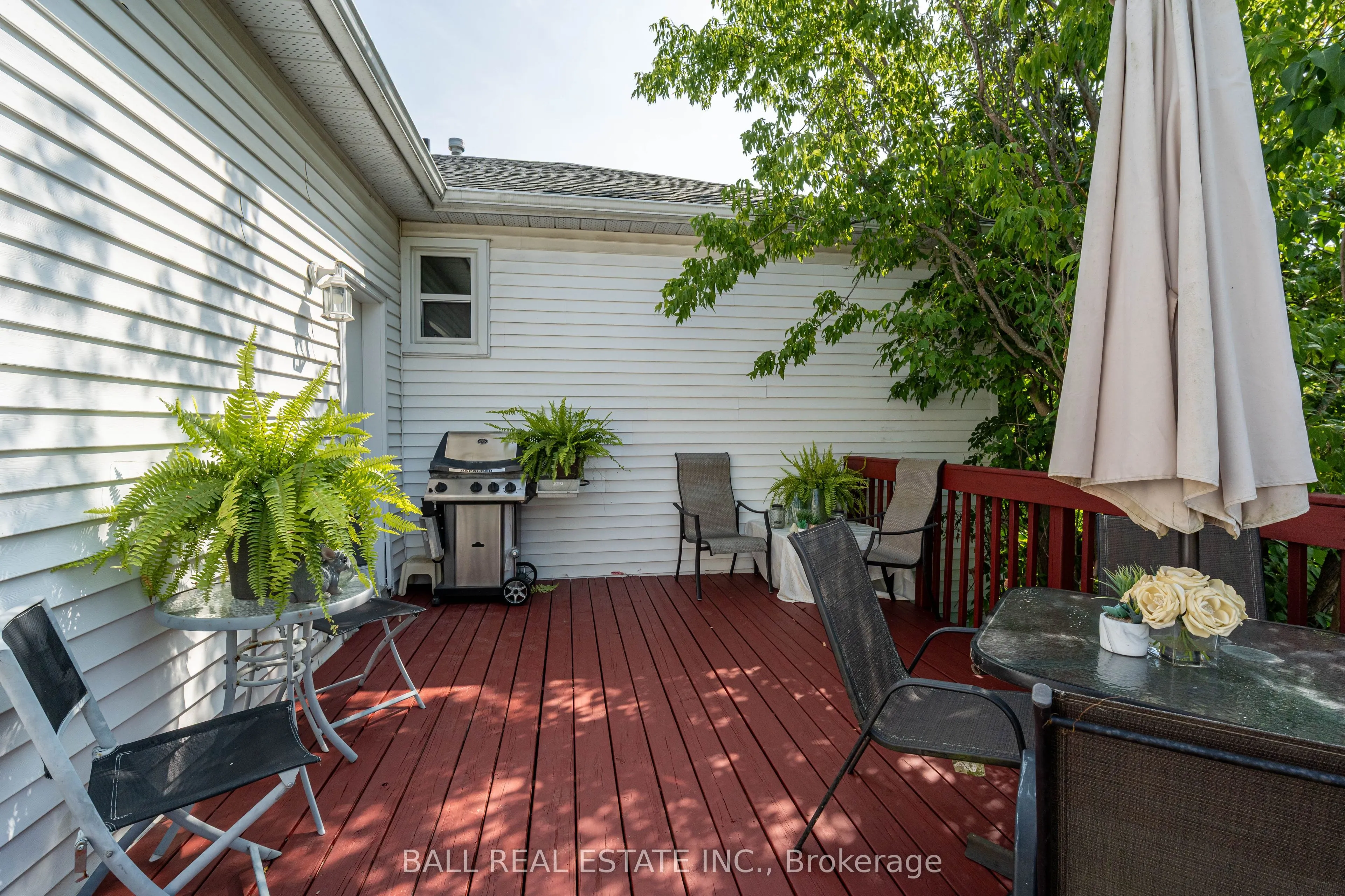 32 Champlain Boulevard