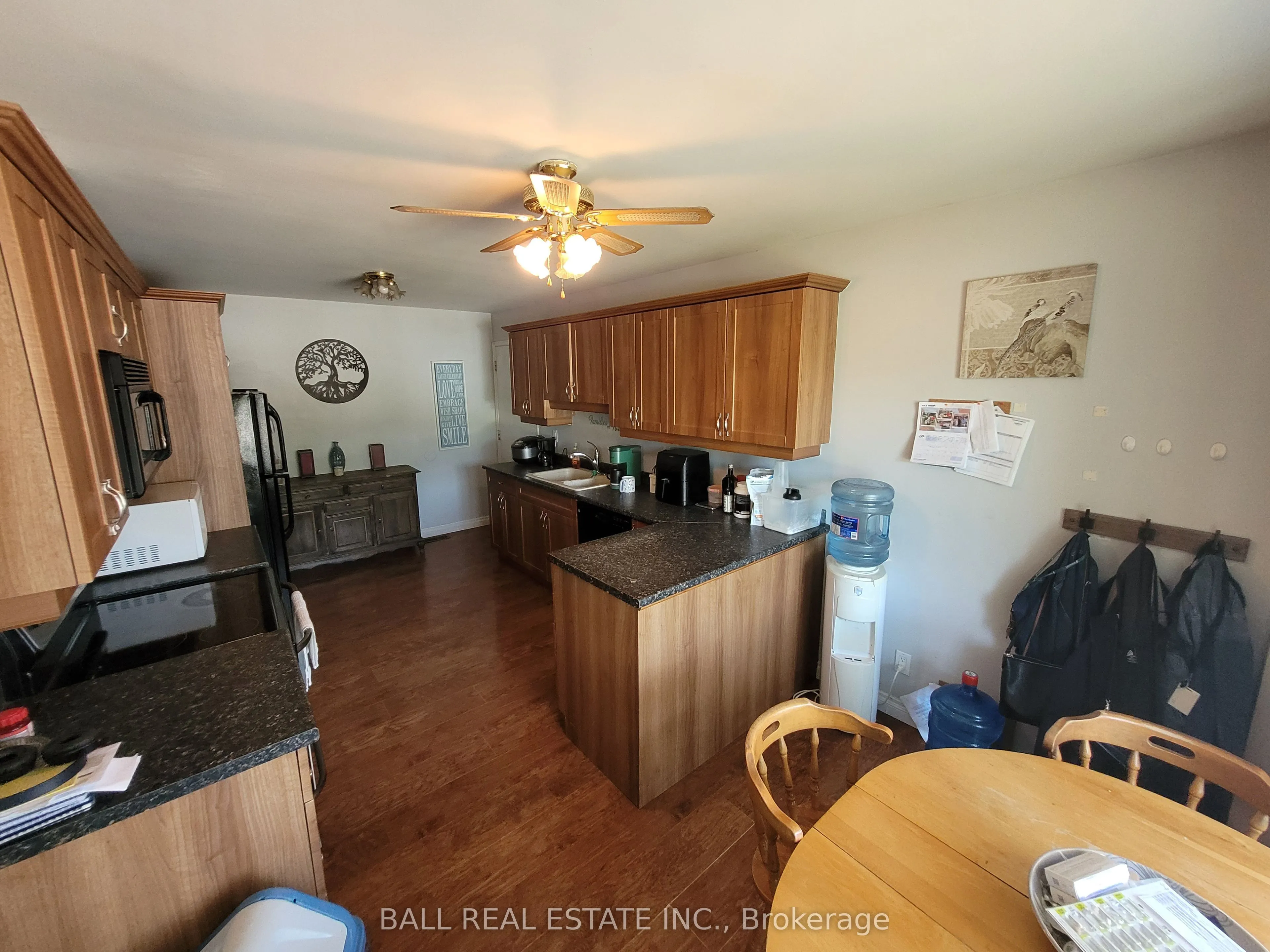 32 Champlain Boulevard