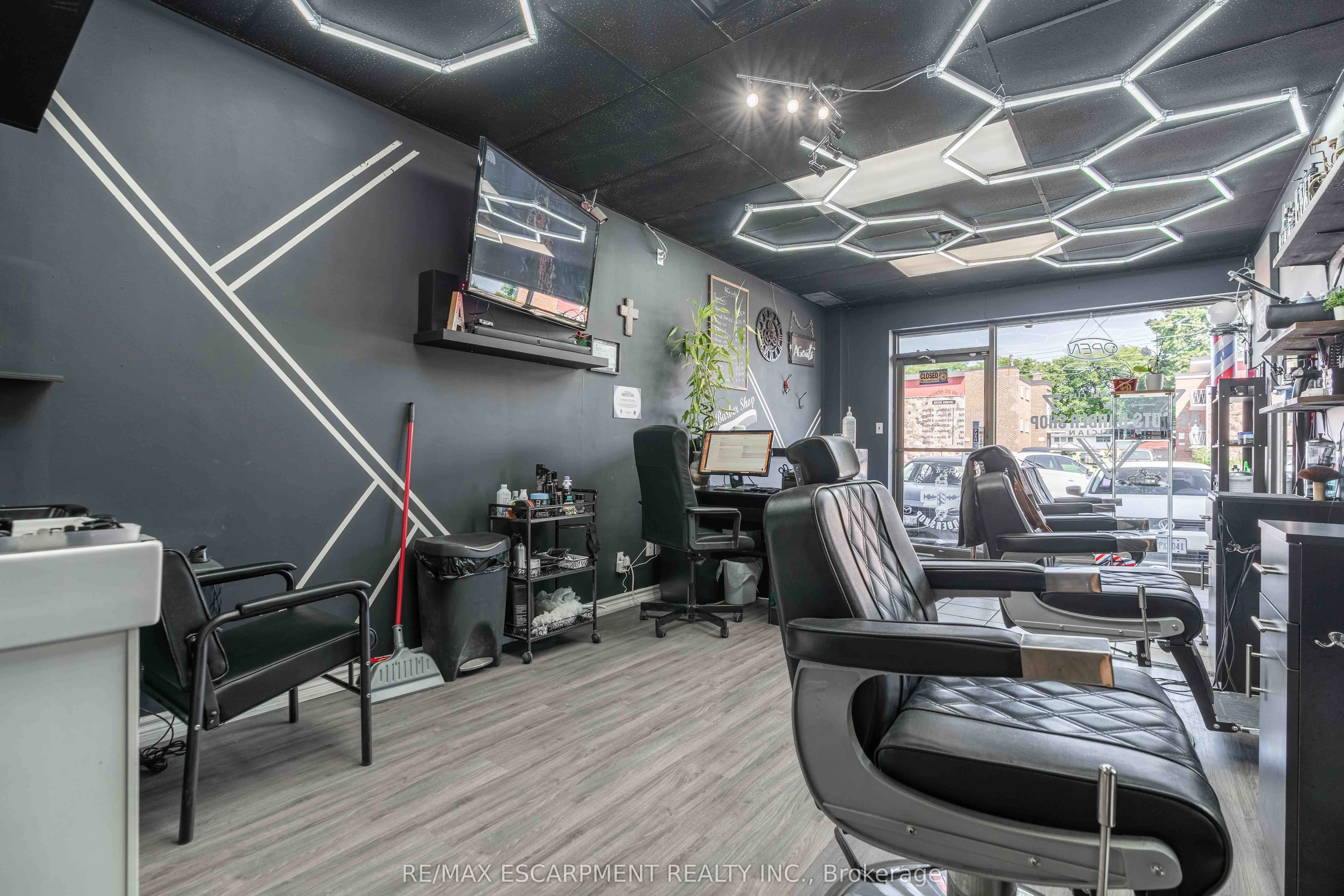 720 Upper James Street, #5
