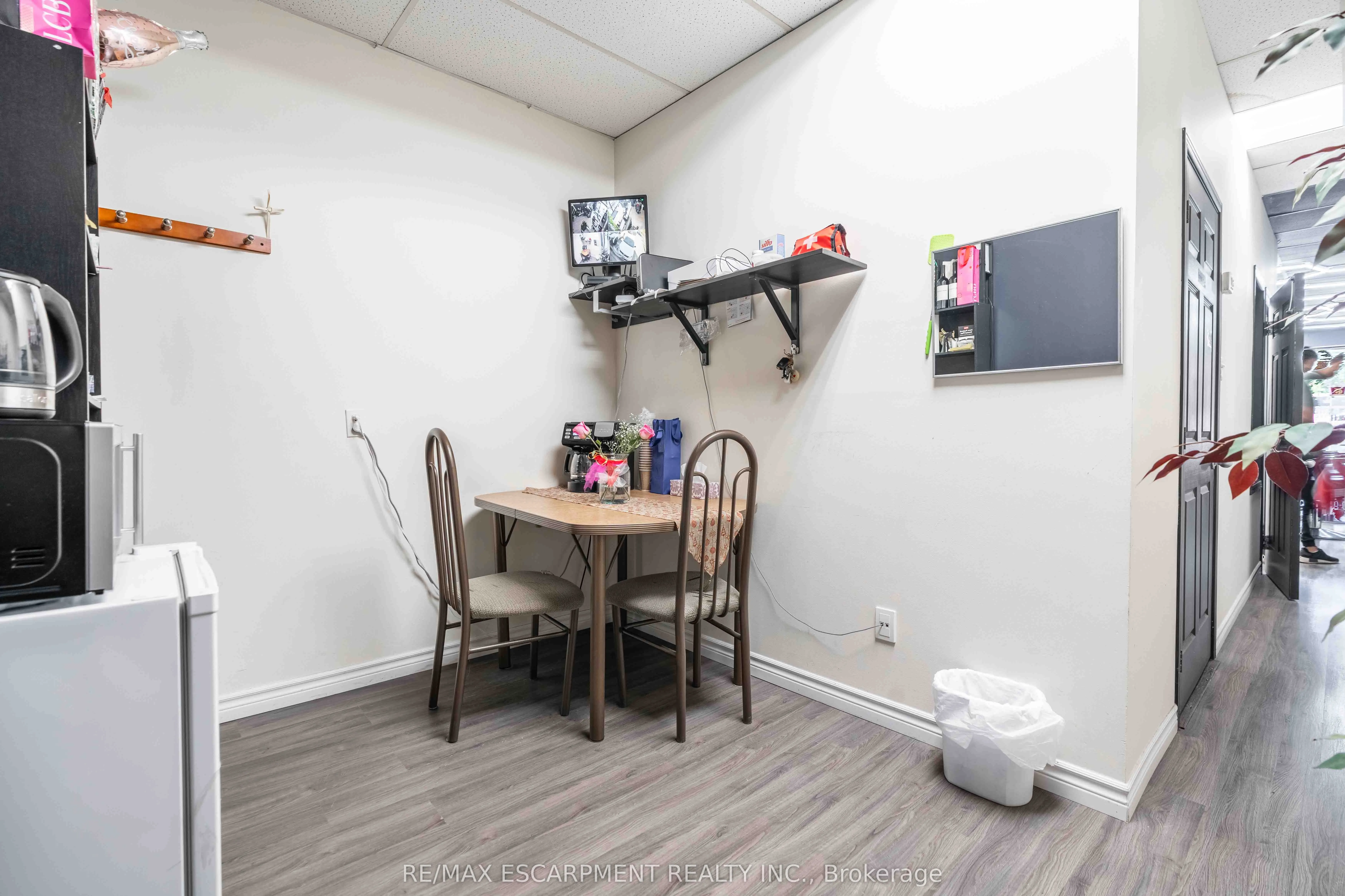 720 Upper James Street, #5
