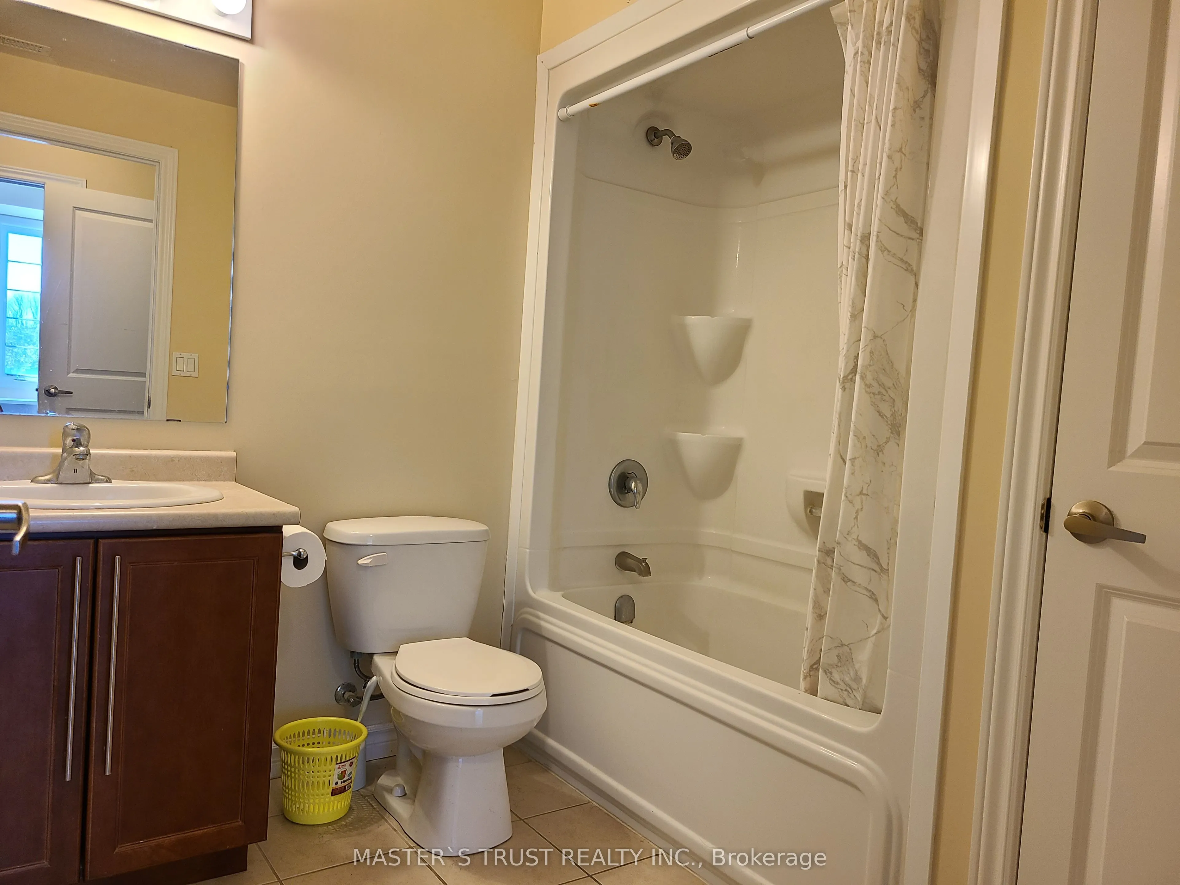1077 Gordon Street, #323