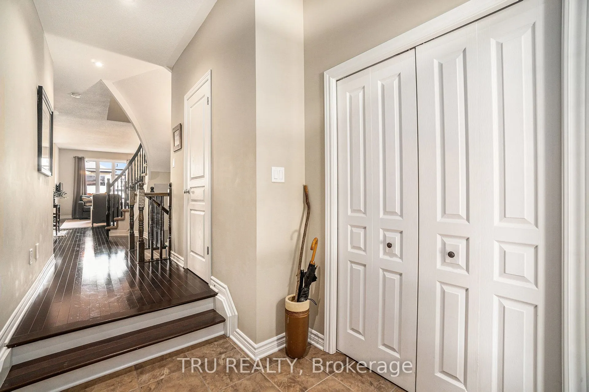 1113 TISCHART Crescent