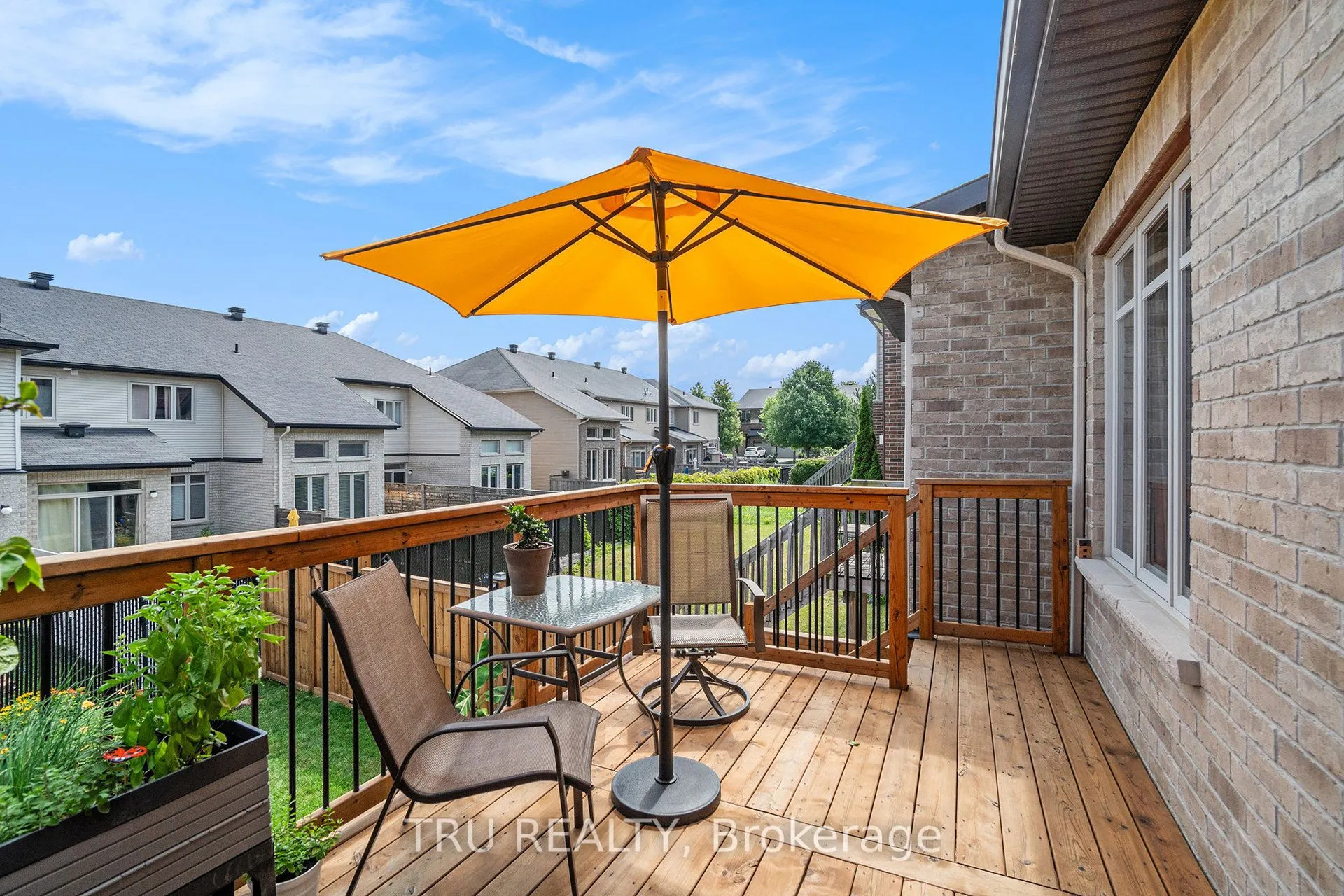1113 TISCHART Crescent