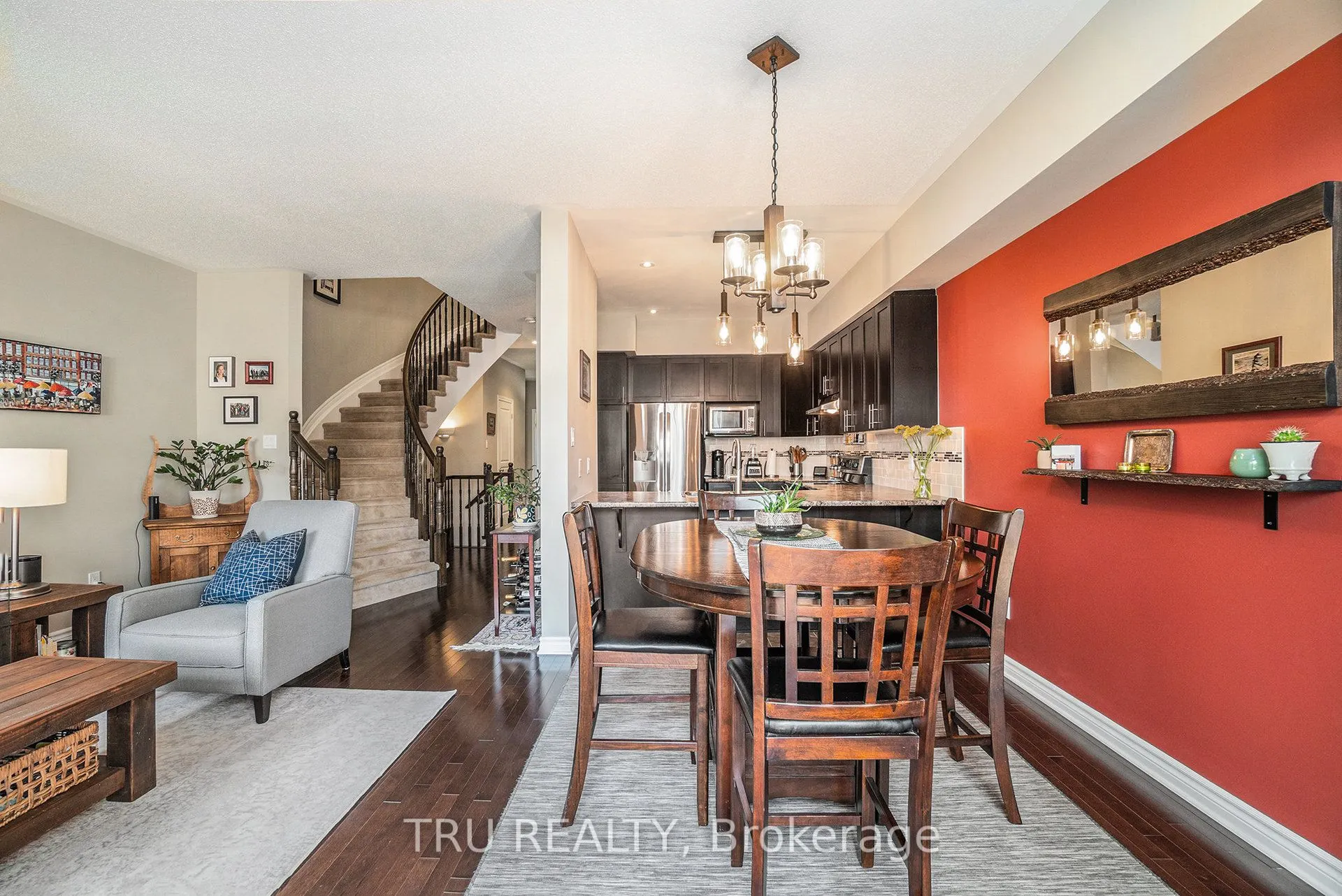 1113 TISCHART Crescent