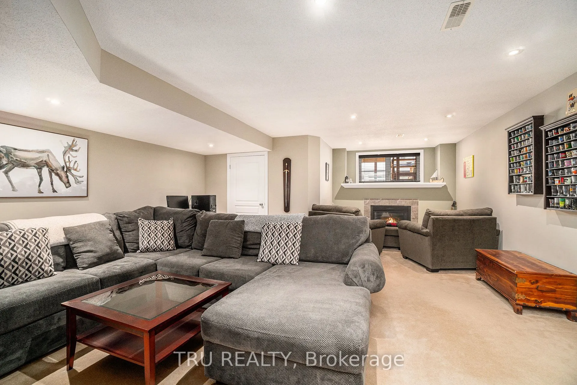 1113 TISCHART Crescent