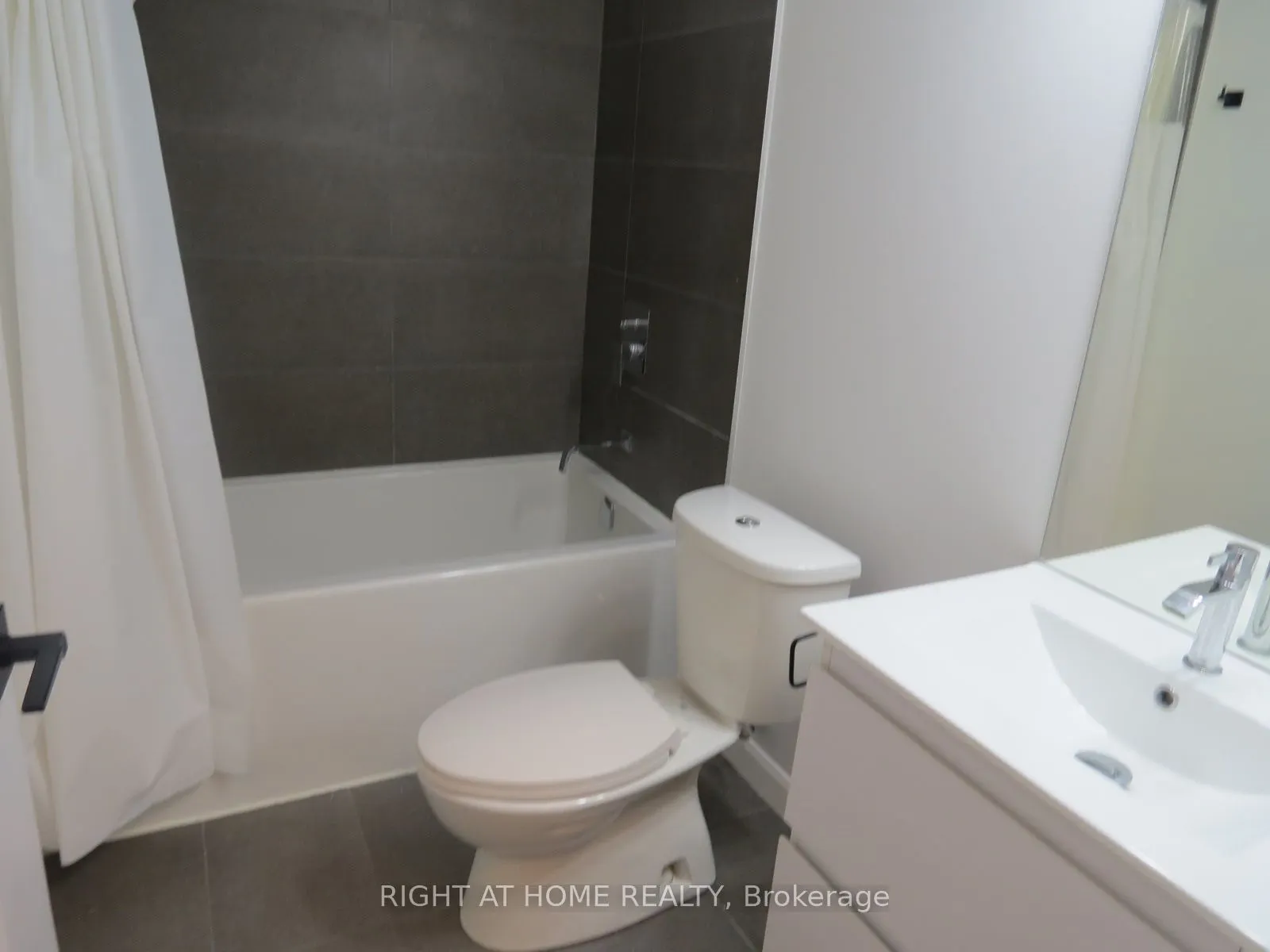 7 Erie Avenue, #704