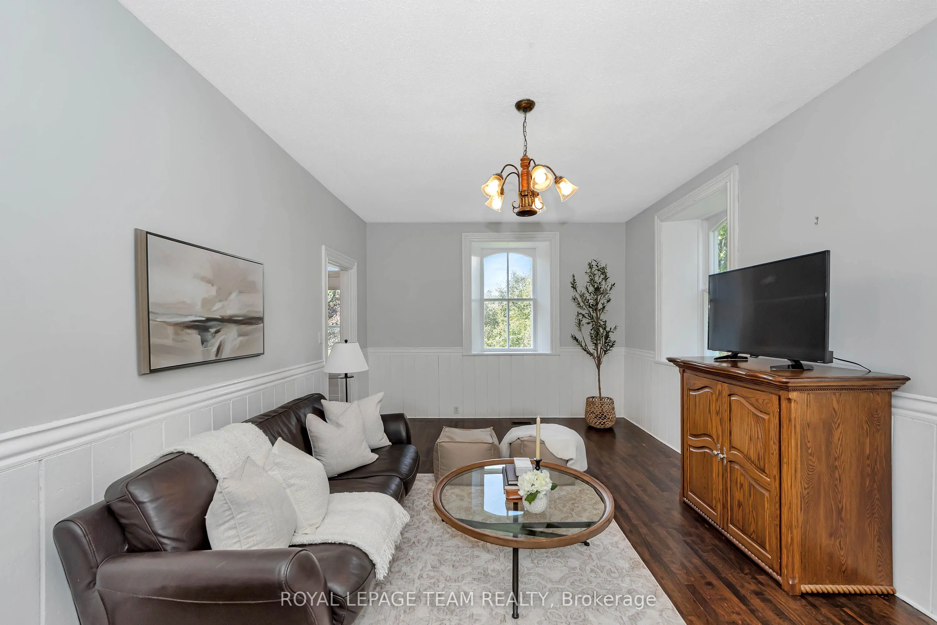 8202 Flewellyn Road