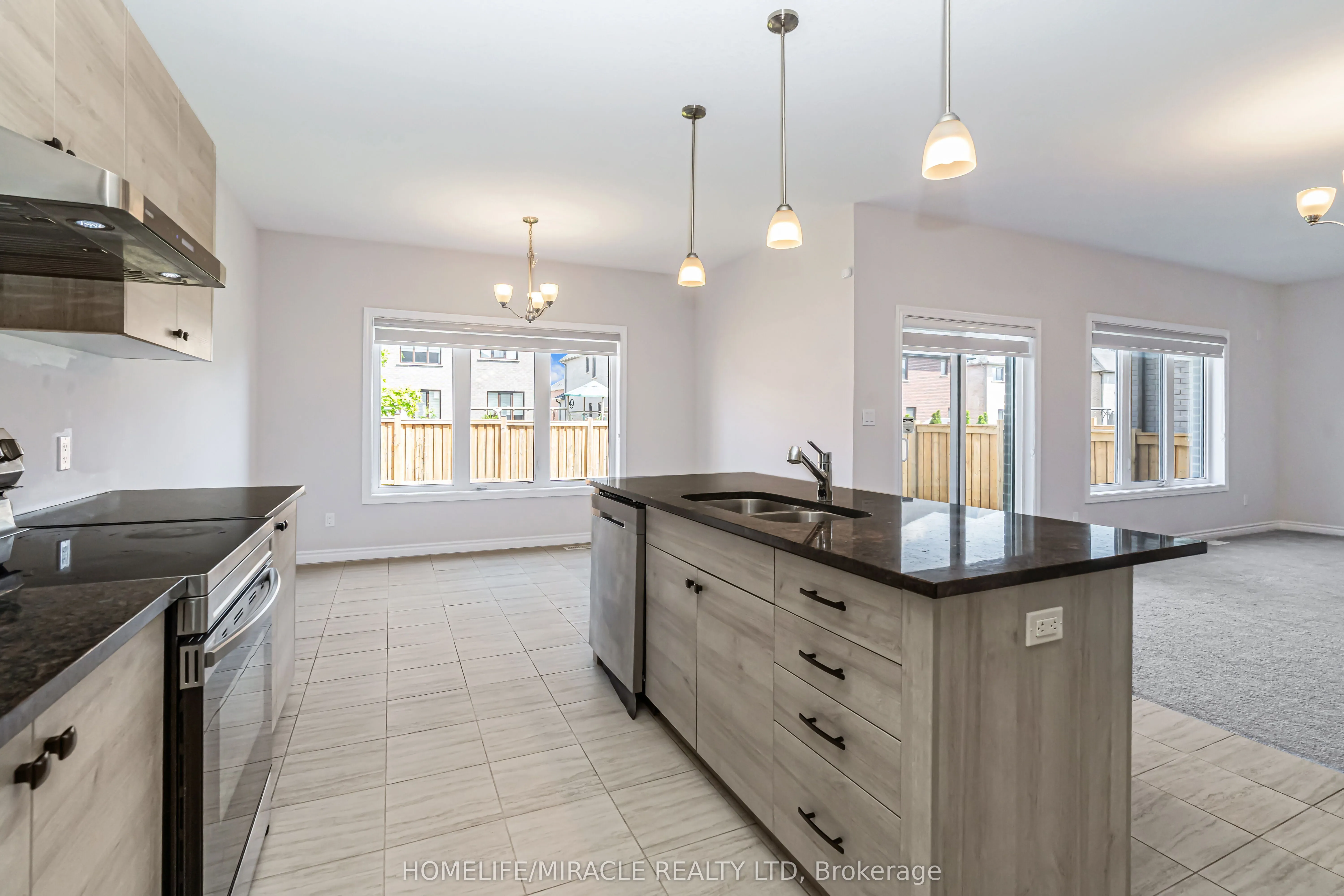 24 Sass Cres Crescent