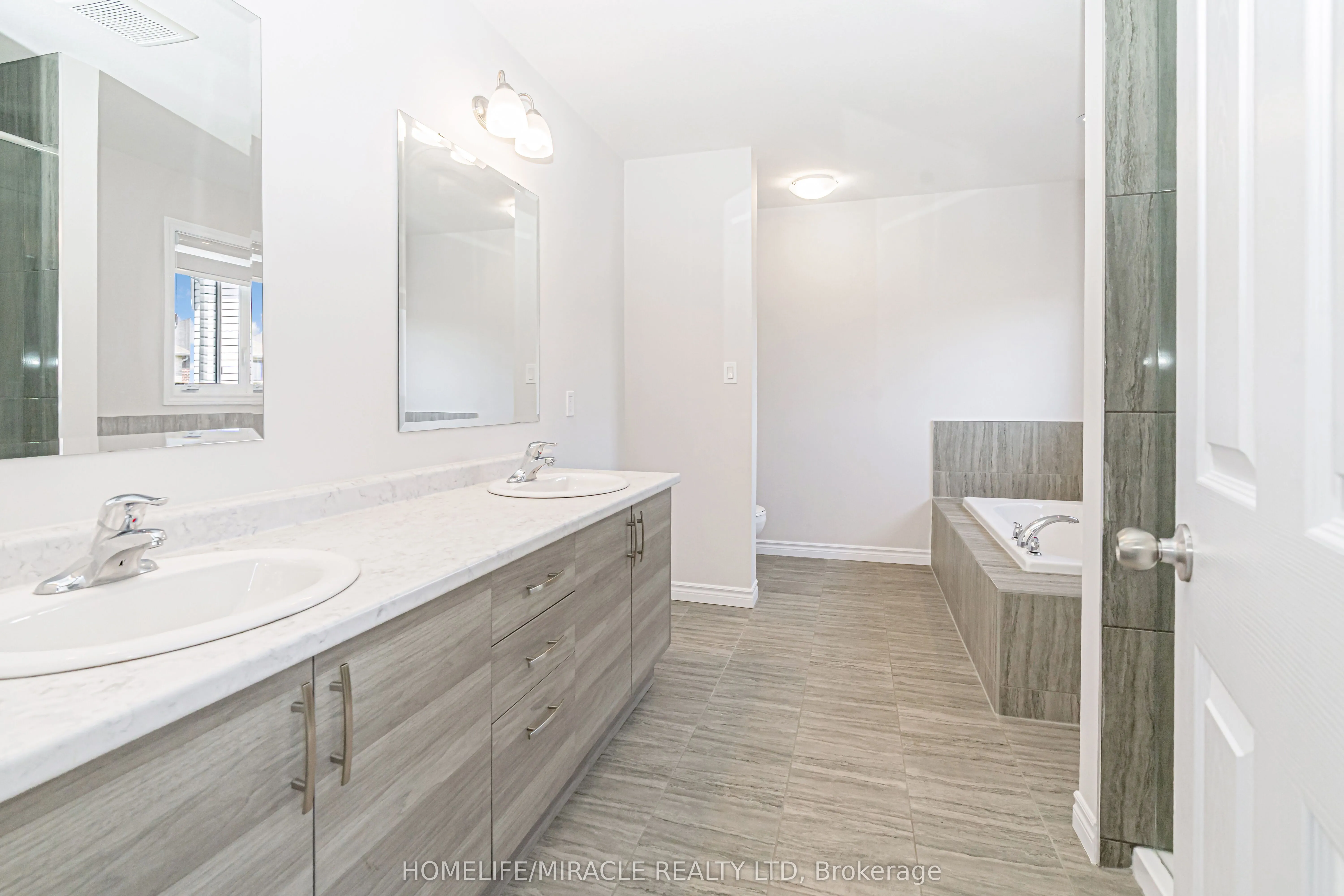 24 Sass Cres Crescent