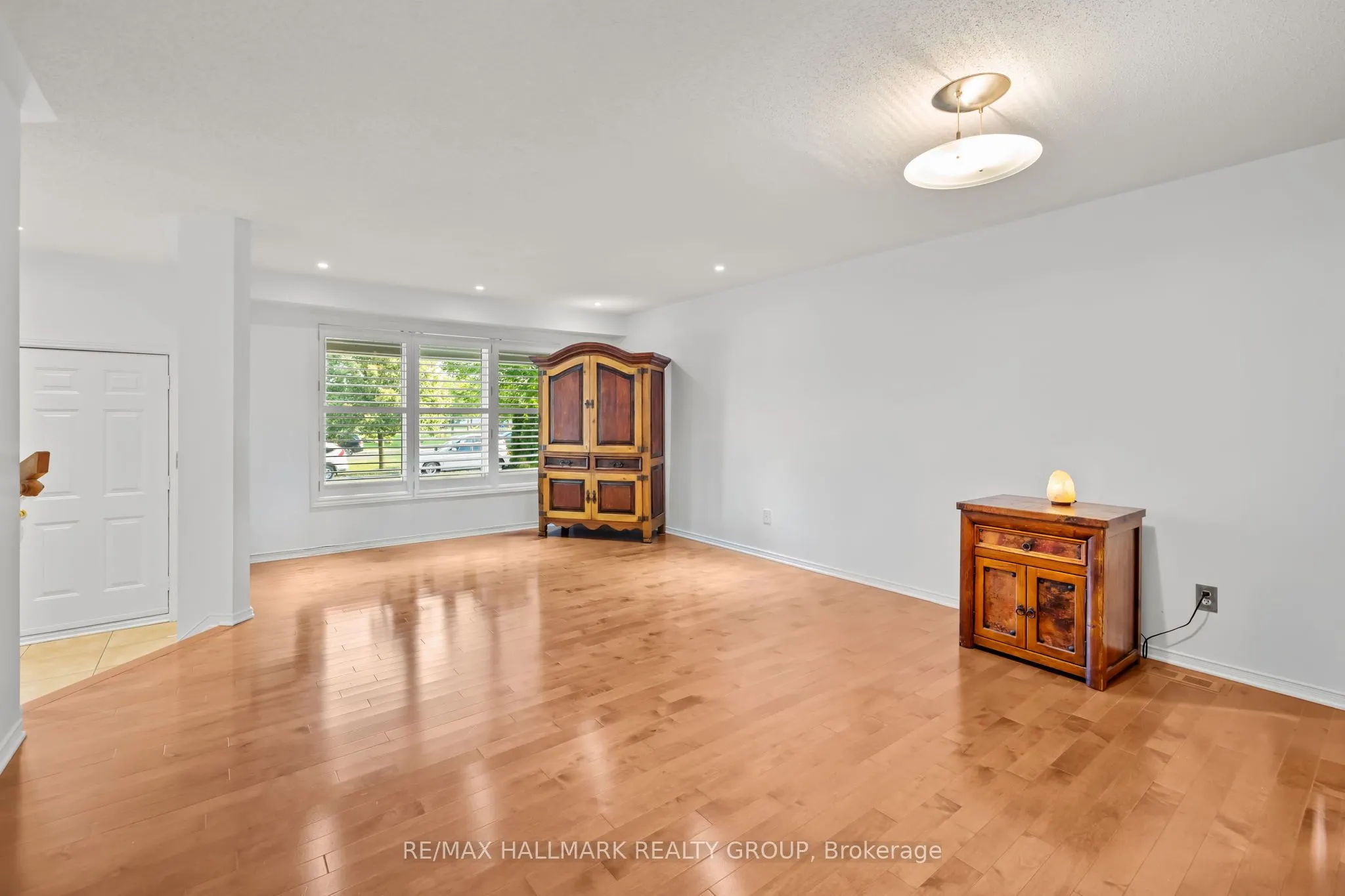 6020 Longleaf Drive