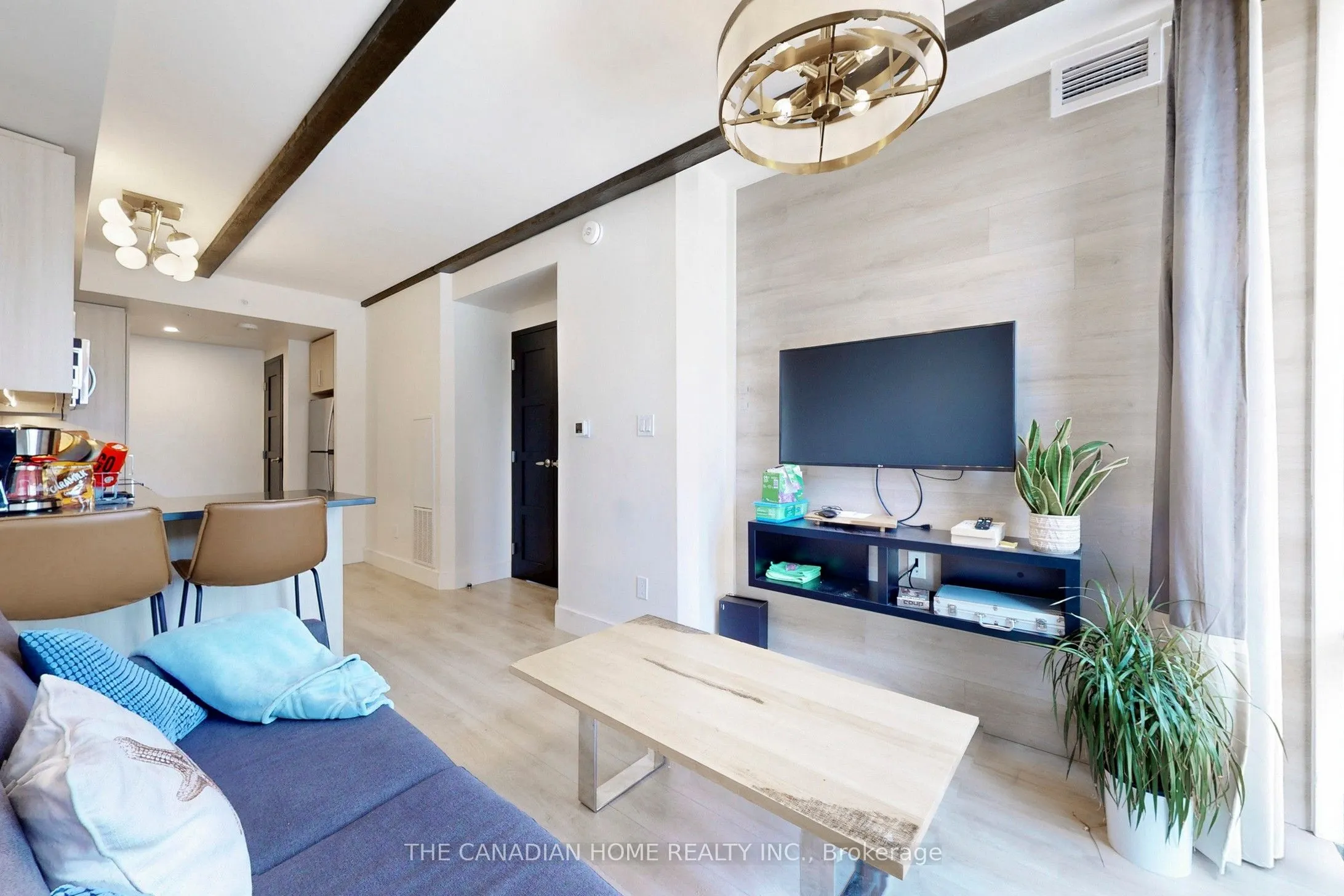 145 COLUMBIA Street W, #909