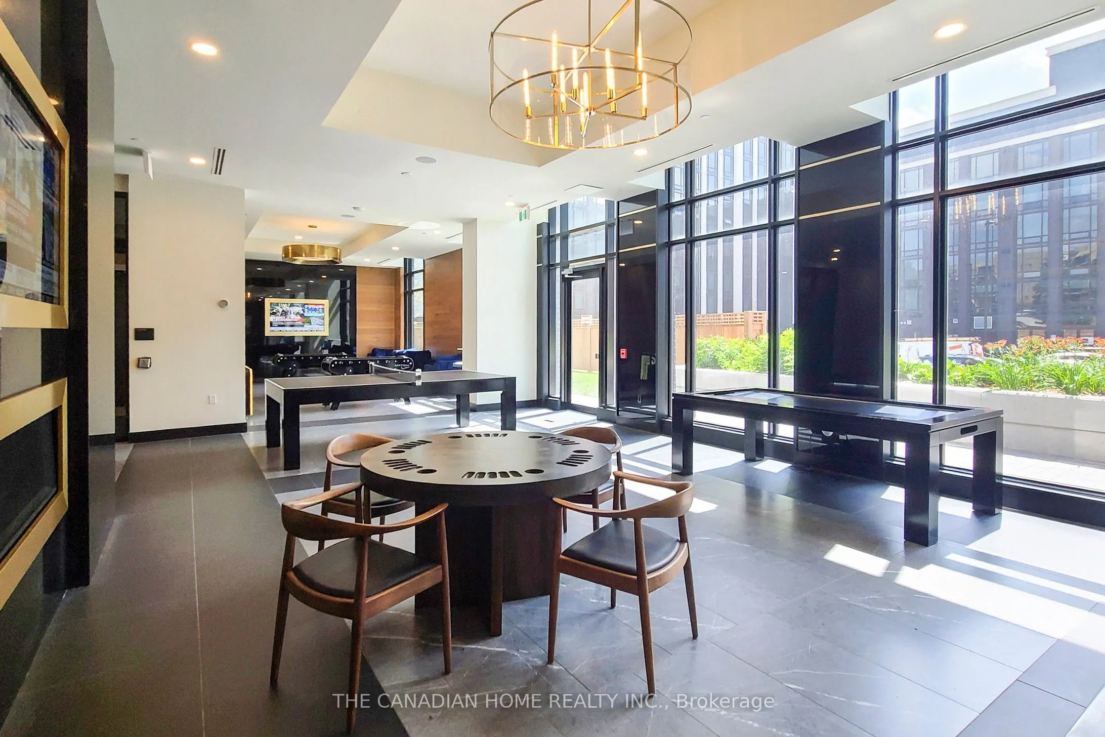 145 COLUMBIA Street W, #909