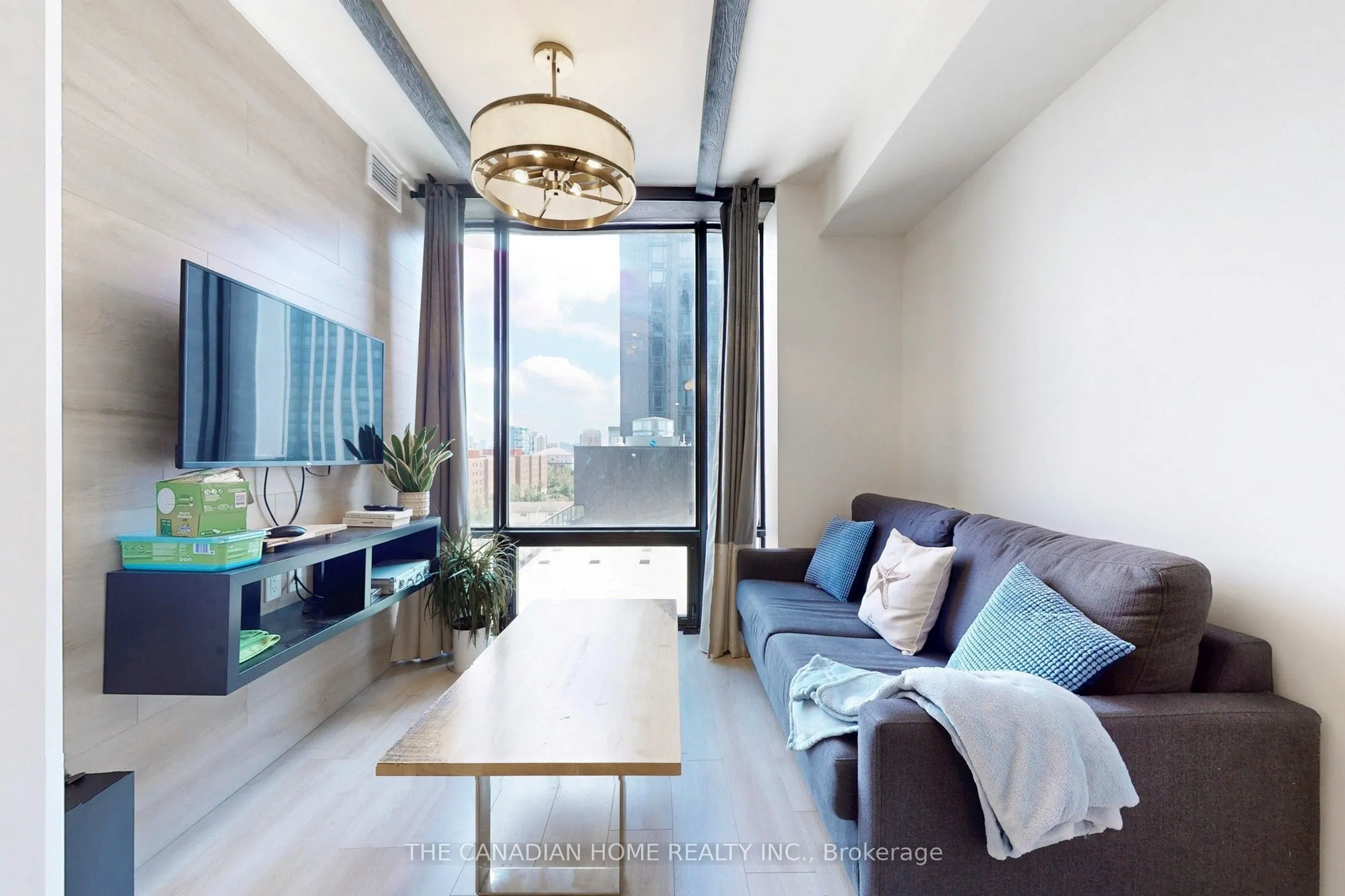 145 COLUMBIA Street W, #909